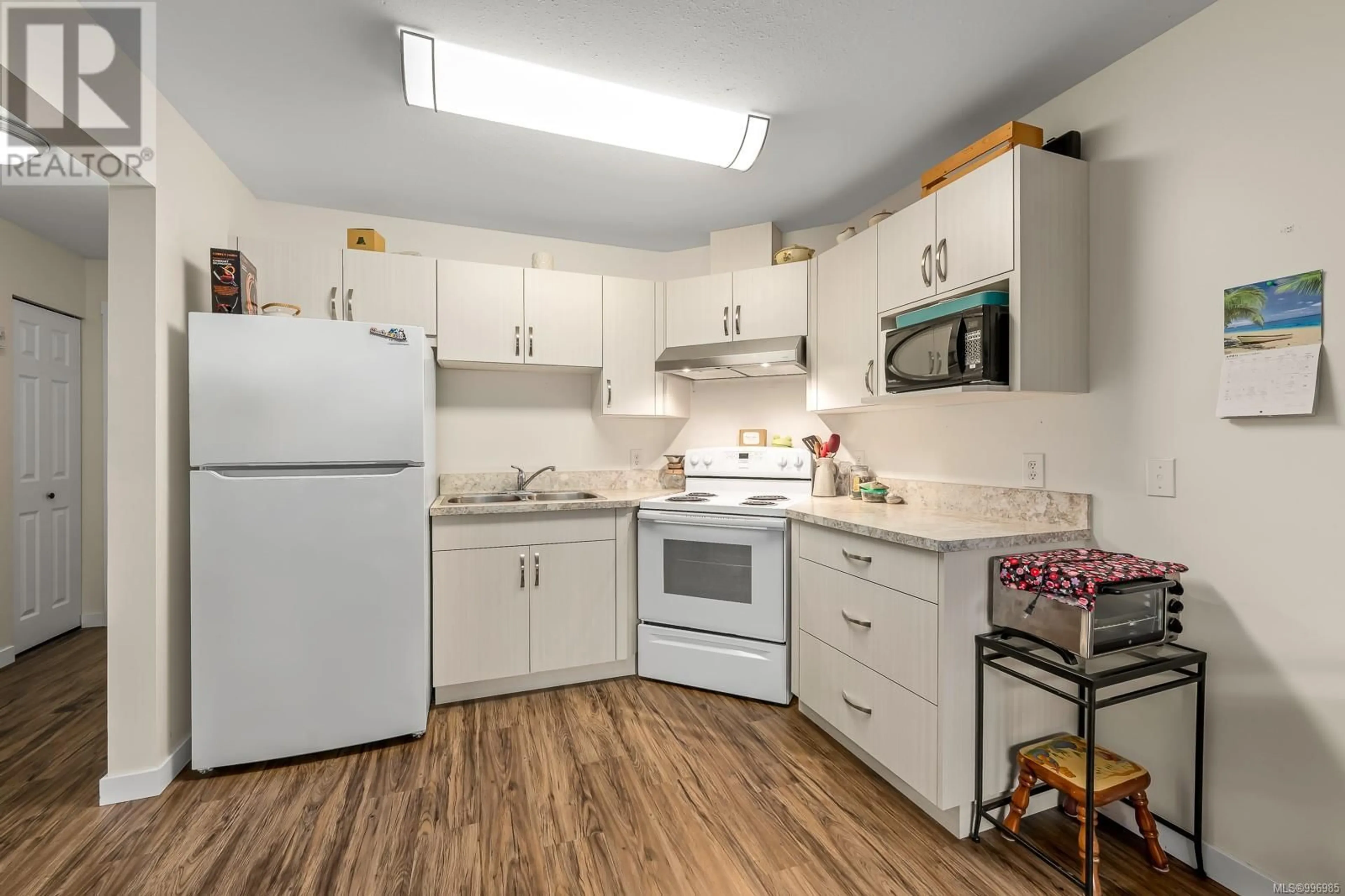 Standard kitchen, unknown for 103 - 1450 TUNNER DRIVE, Courtenay British Columbia V9N9A6
