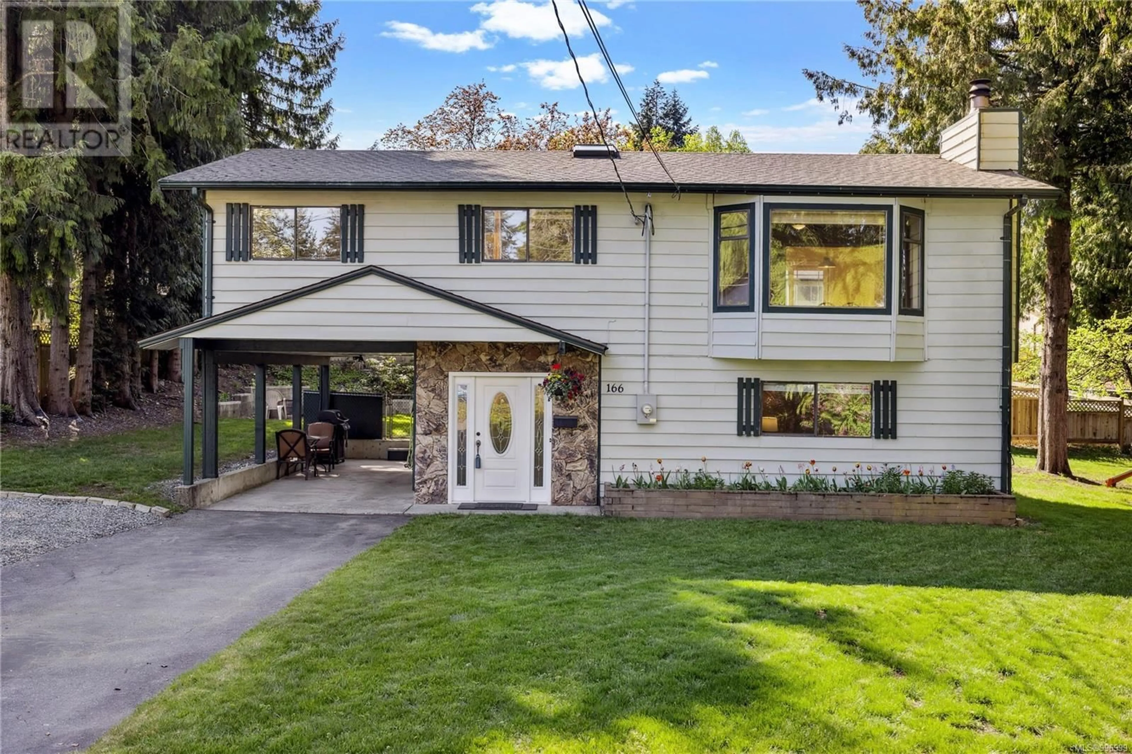 Home with vinyl exterior material, street for 166 CADBORO PLACE, Nanaimo British Columbia V9R6J3