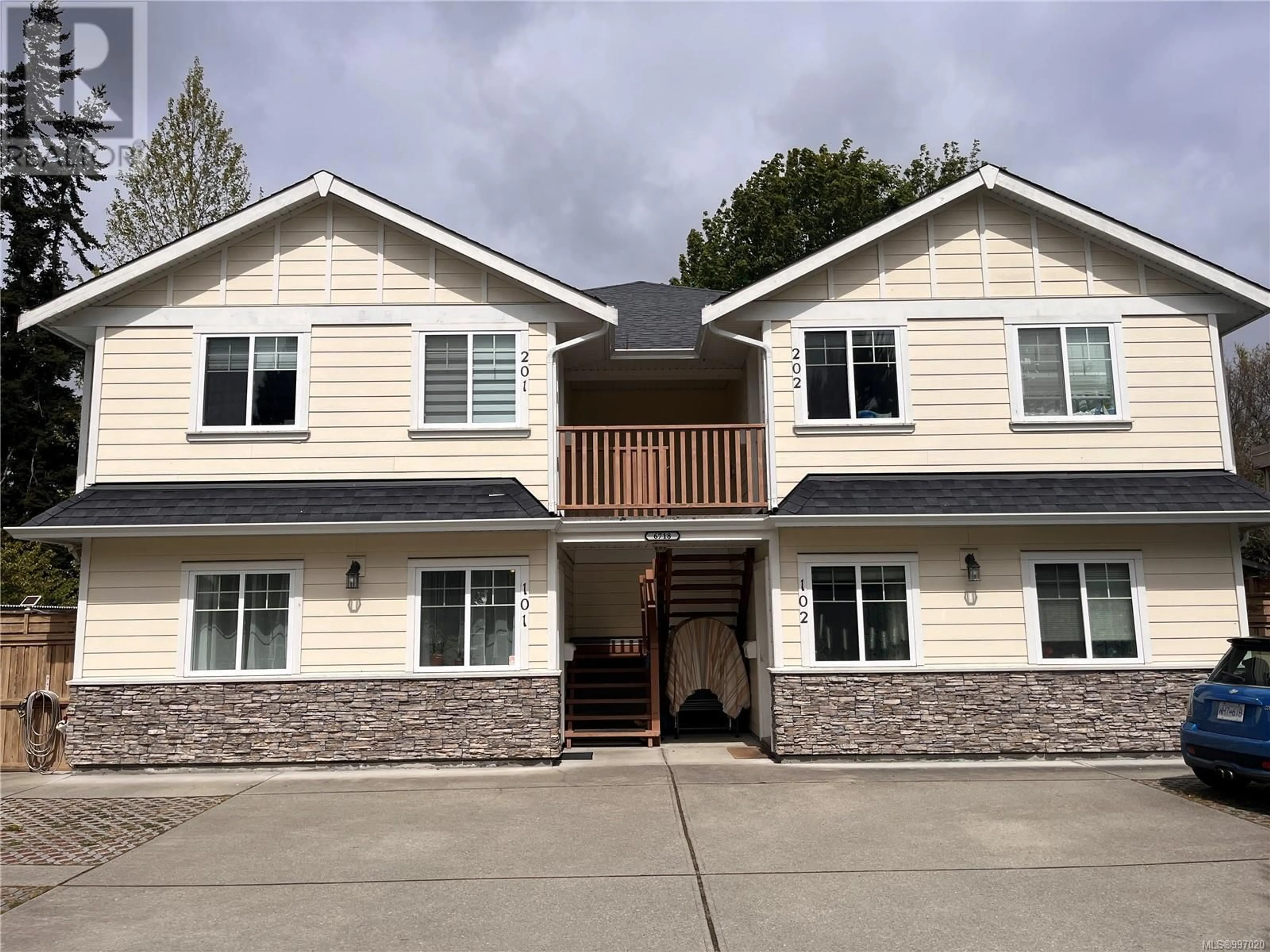 Home with vinyl exterior material, building for 101 - 6718 GRANT ROAD WEST, Sooke British Columbia V9Z0P5