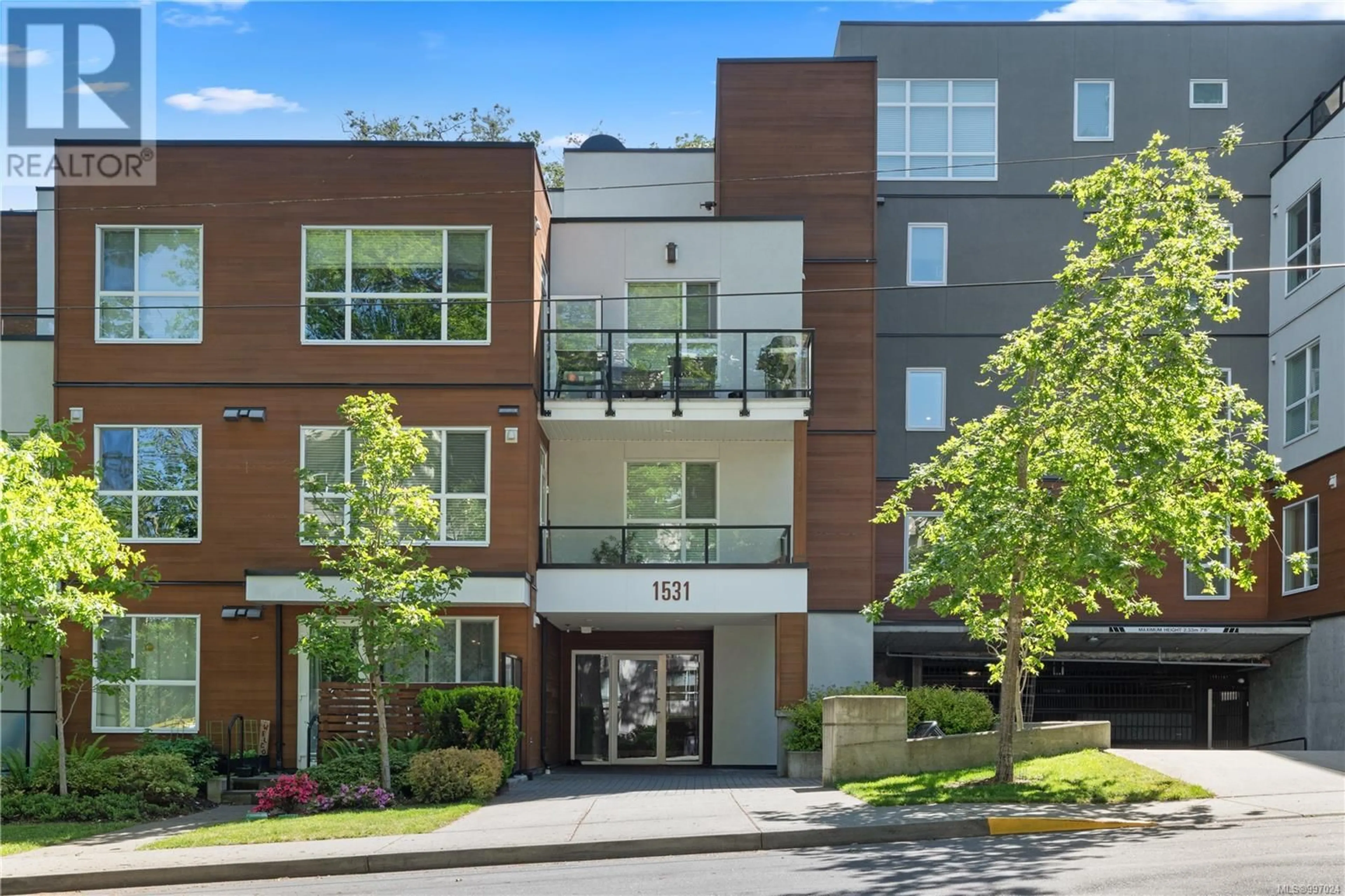 Unknown for 301 - 1531 ELFORD STREET, Victoria British Columbia V8R3X9