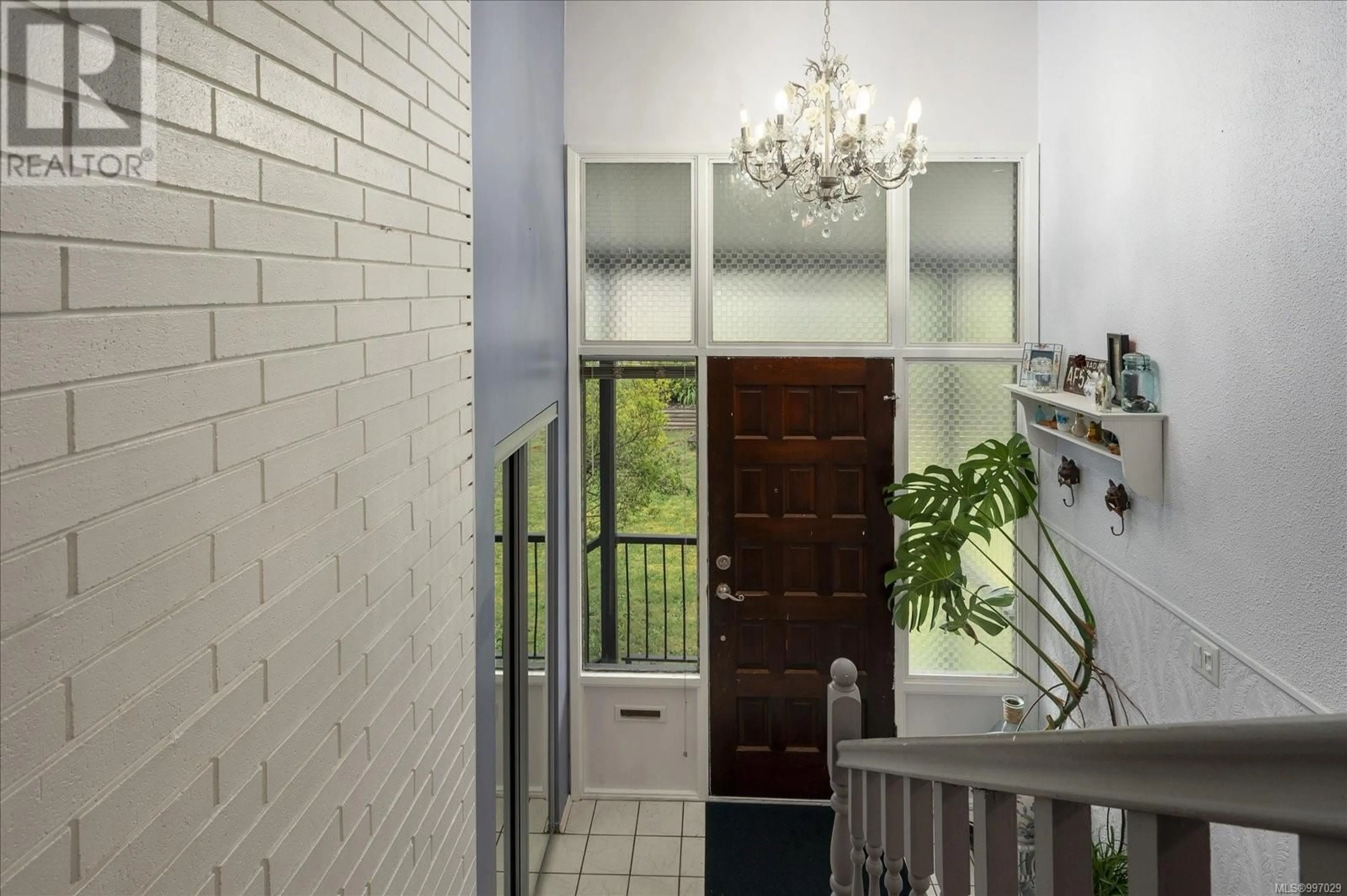 Indoor entryway for 1925 MEREDITH ROAD, Nanaimo British Columbia V9S2M9