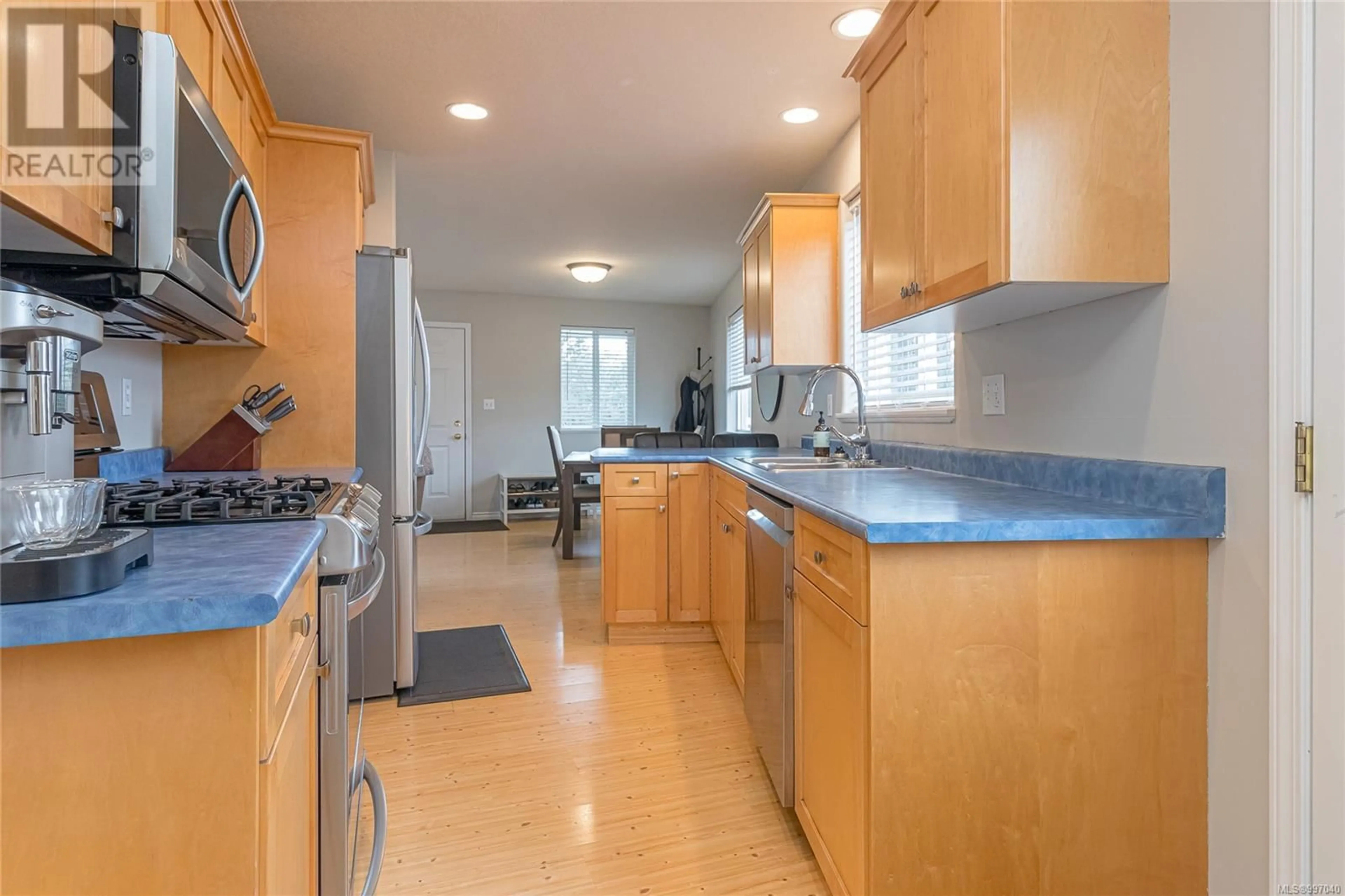 Standard kitchen, unknown for 3886 VICTORIA AVENUE, Nanaimo British Columbia V9T1Z8