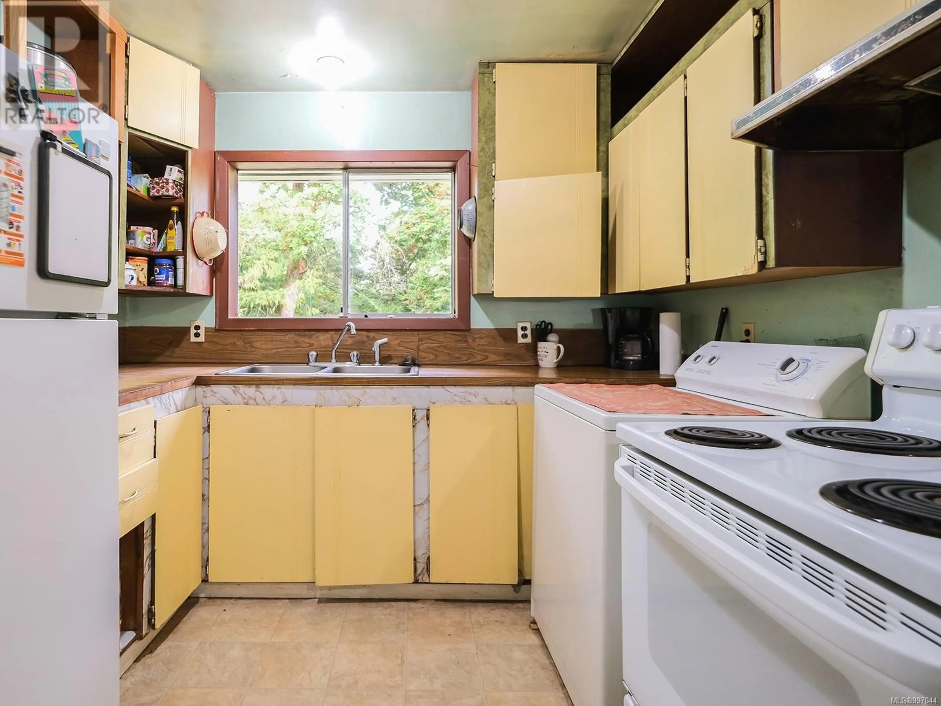 Standard kitchen, unknown for 7085 RICE ROAD, Duncan British Columbia V9L5W5