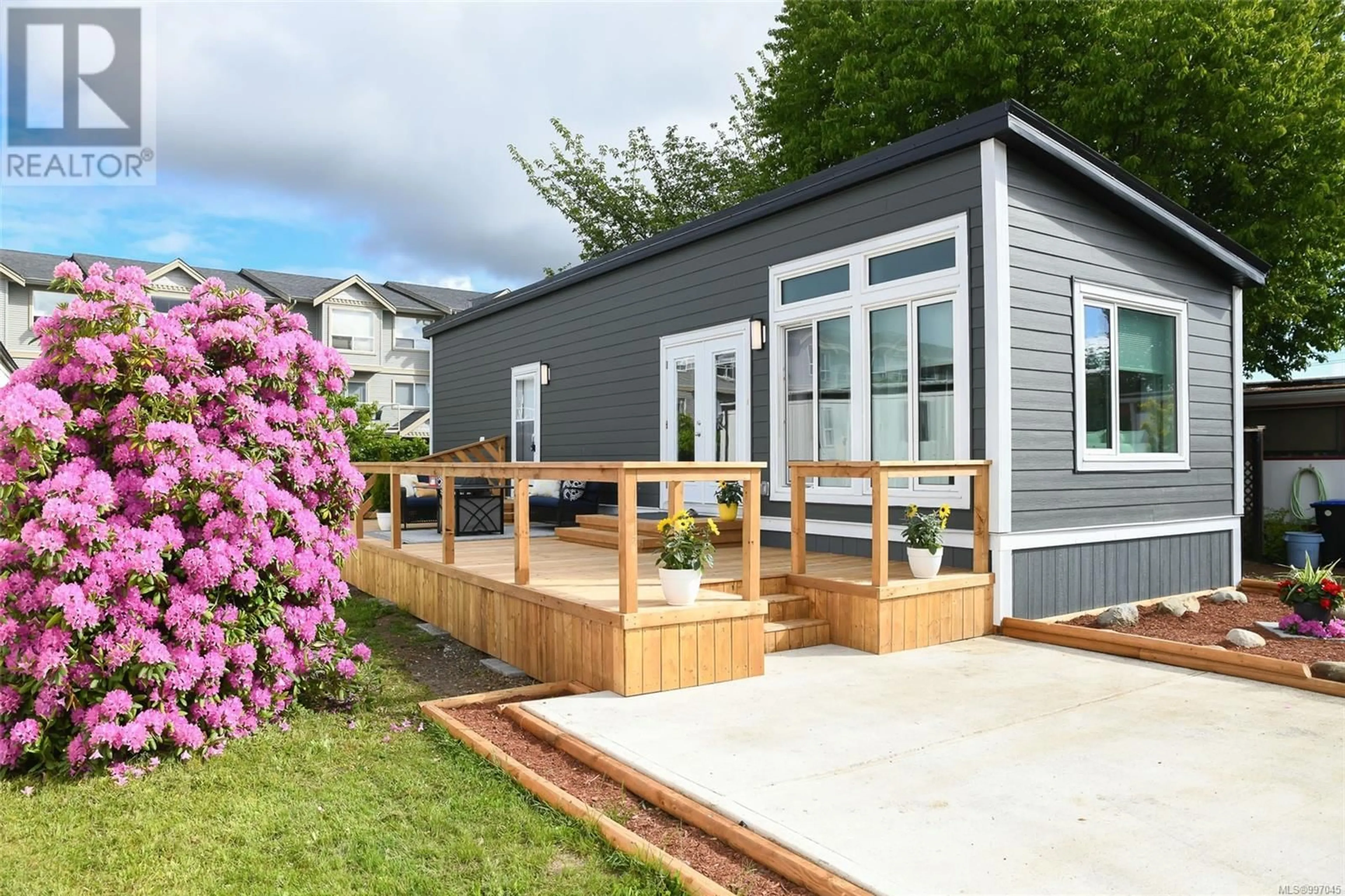 Home with vinyl exterior material, street for 3 - 2625 MANSFIELD DRIVE, Courtenay British Columbia V9N3M2