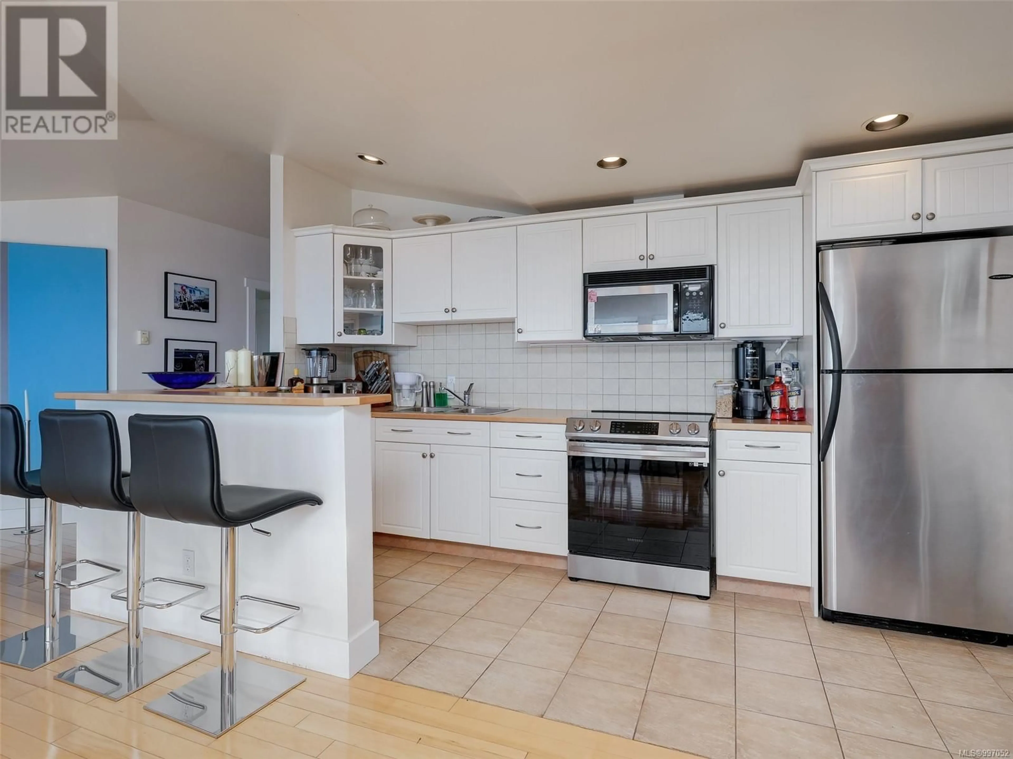 Unknown for 402 DALLAS ROAD, Victoria British Columbia V8N1B8