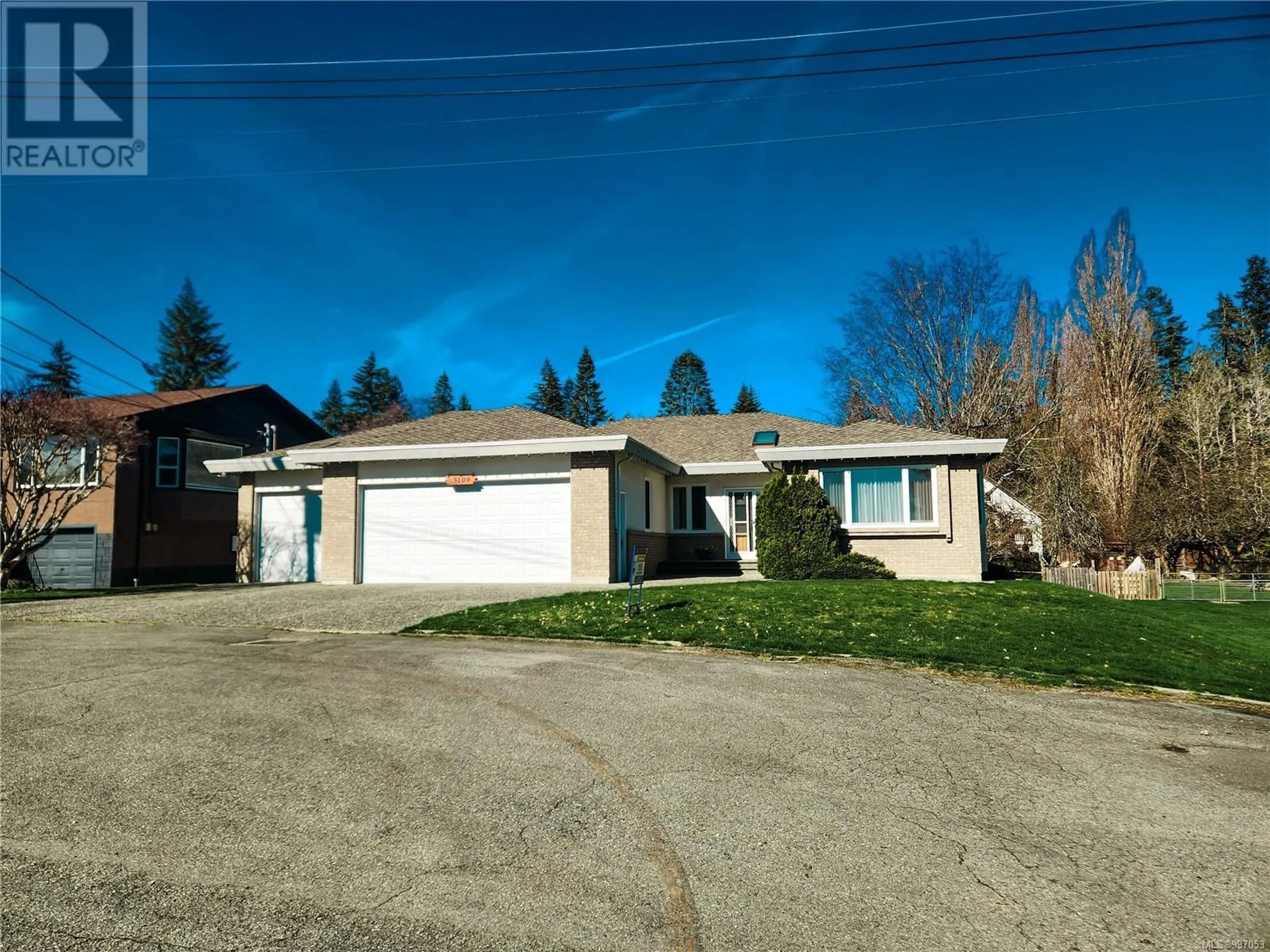 A pic from outside/outdoor area/front of a property/back of a property/a pic from drone, street for 5109 FORREST ROAD, Port Alberni British Columbia V9Y7A9