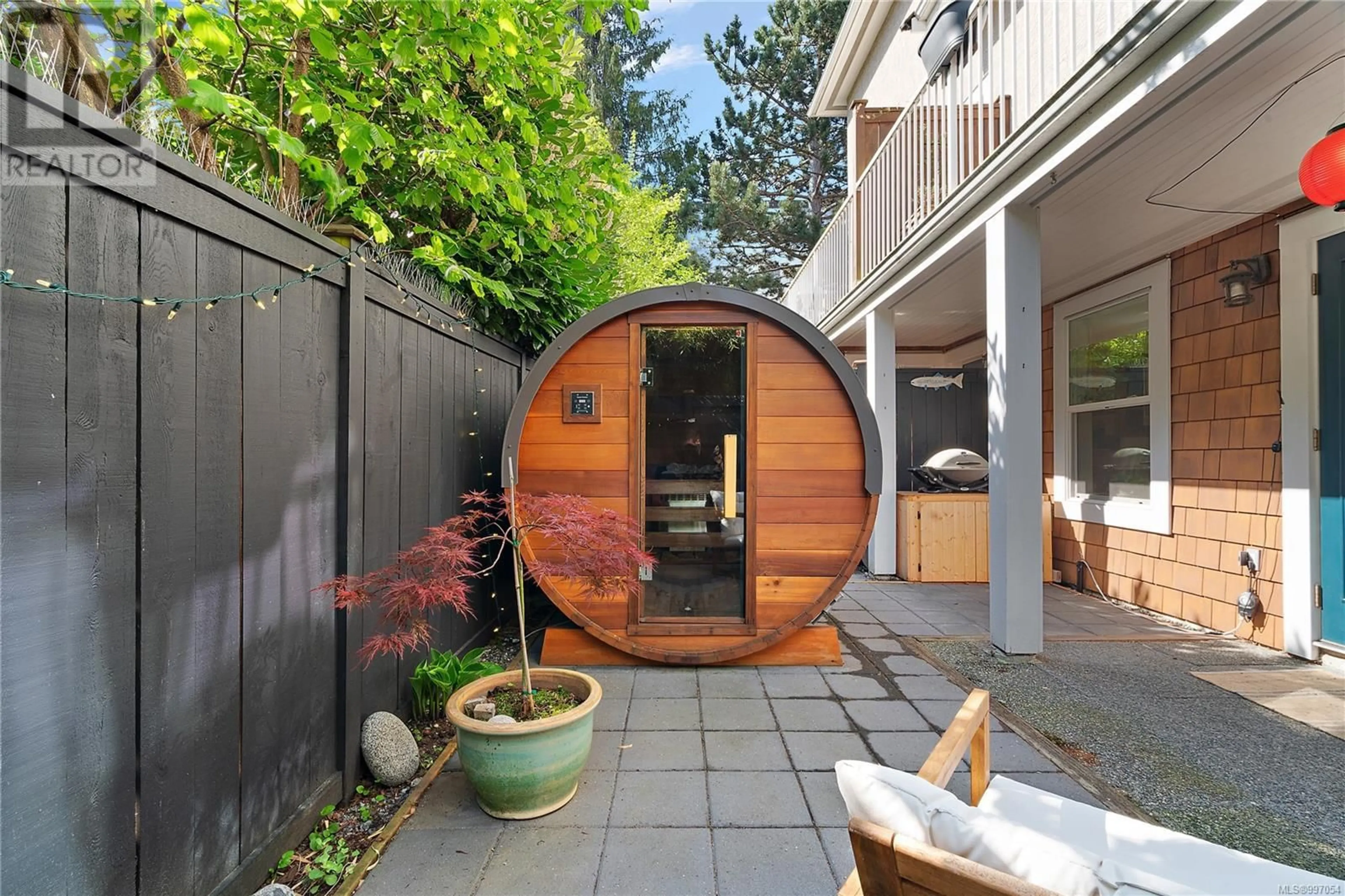 Patio, street for 2 - 833 PRINCESS AVENUE, Victoria British Columbia V8T1K7