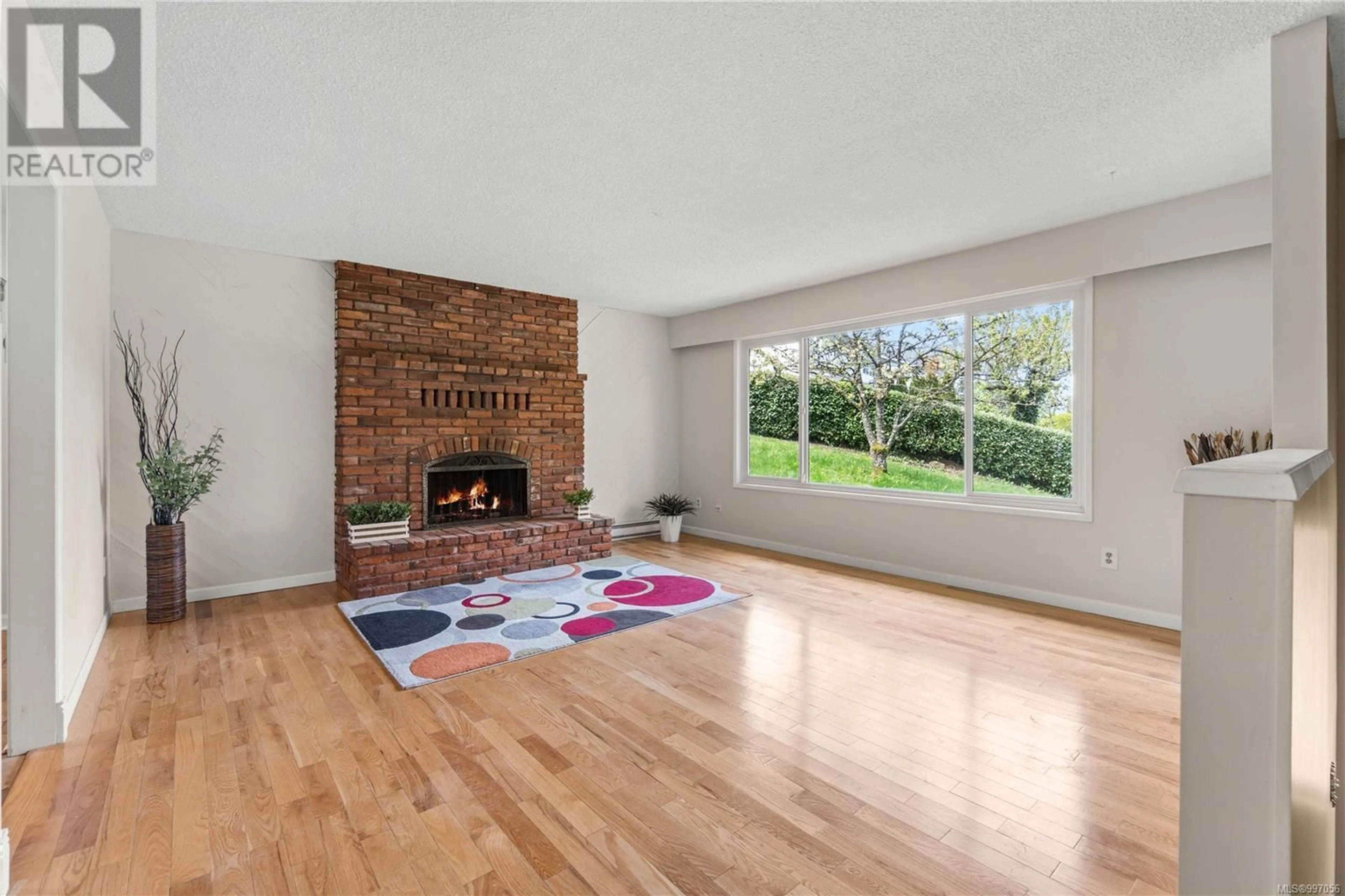 Living room with furniture, unknown for 2749 JOANNA TERRACE, Nanaimo British Columbia V9T4V3