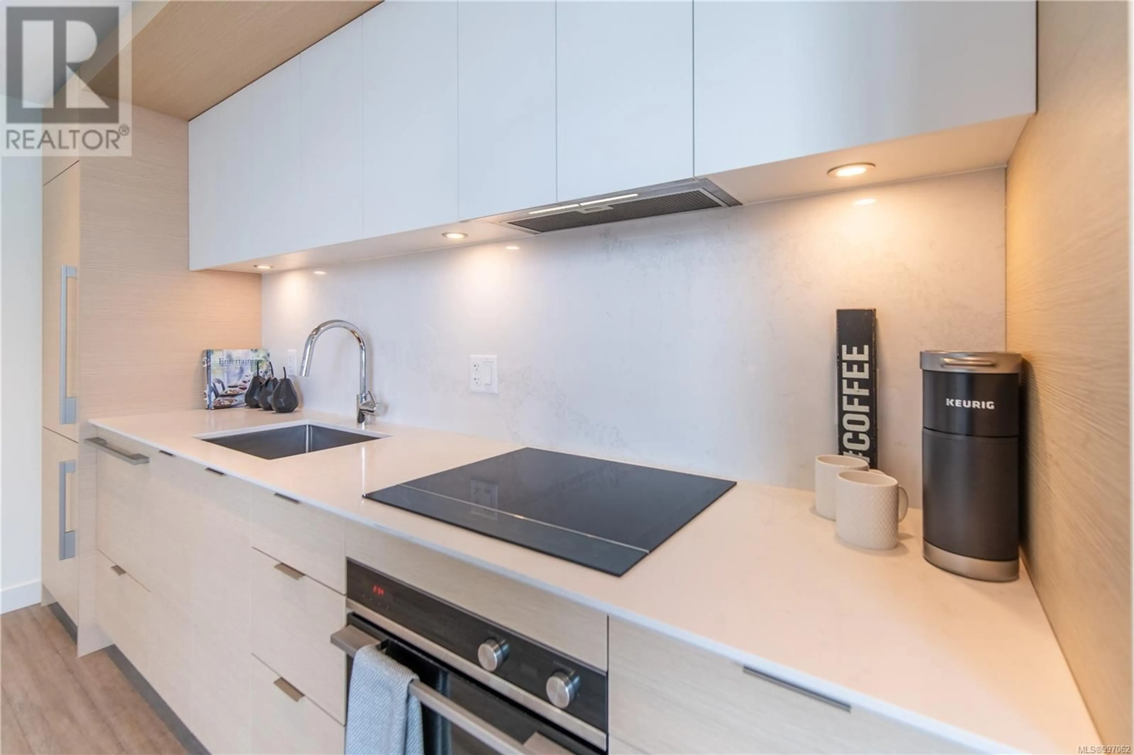 Standard kitchen, unknown for 704 - 848 YATES STREET, Victoria British Columbia V8W1L8