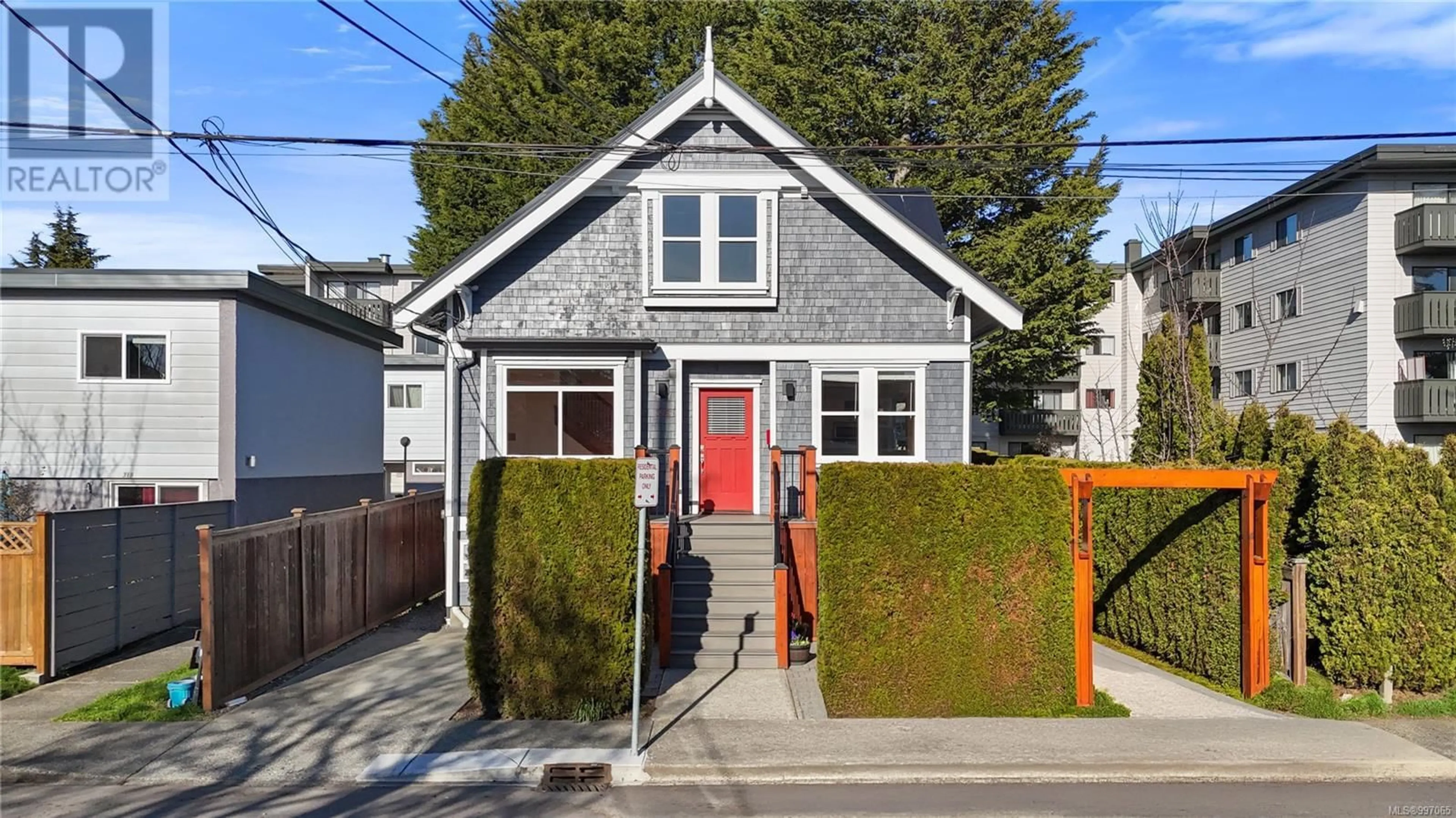 Home with vinyl exterior material, street for 1 - 348 BECKLEY AVENUE, Victoria British Columbia V8V1J5