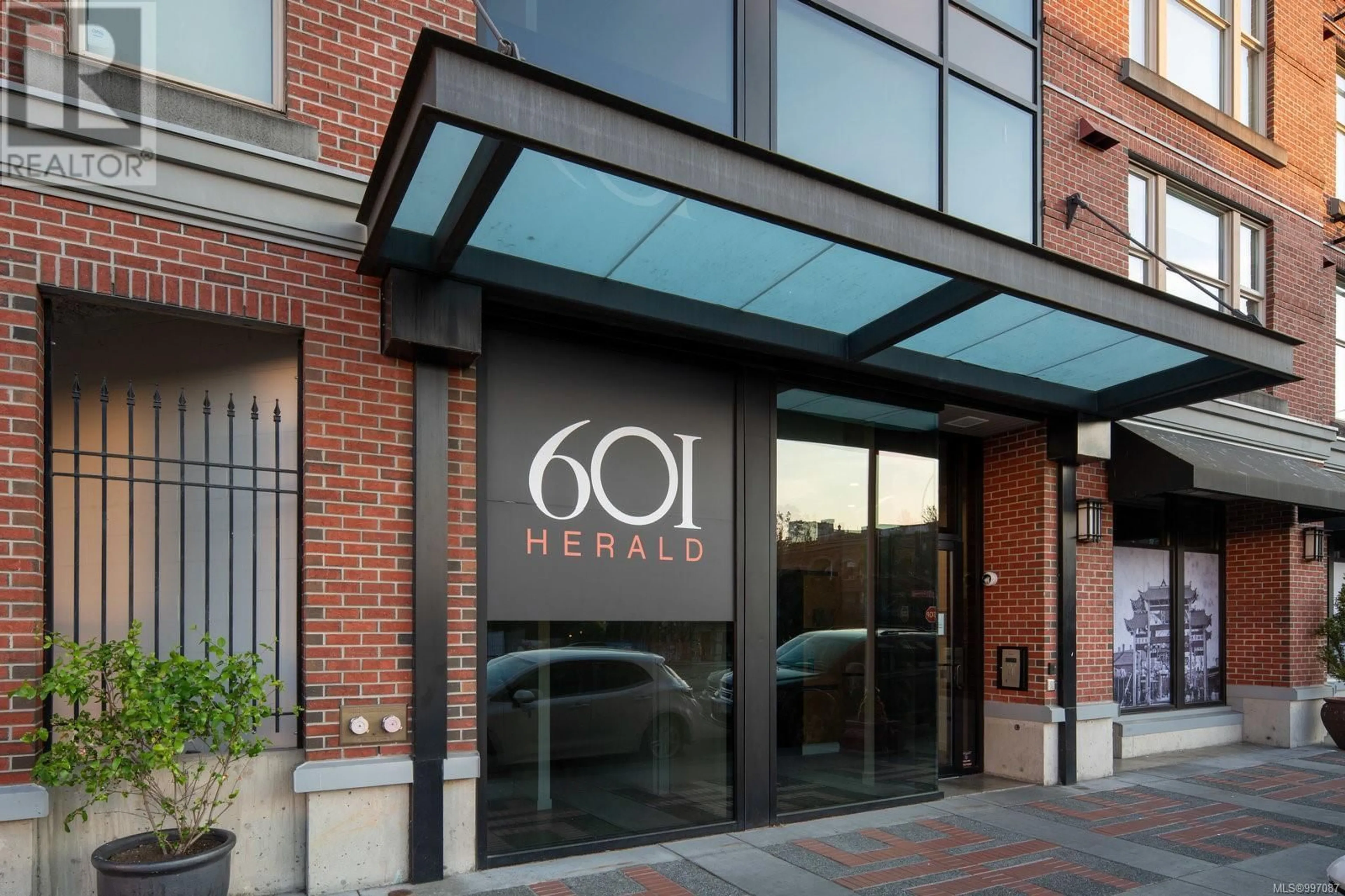 Unknown for 402 - 601 HERALD STREET, Victoria British Columbia V8W1S8