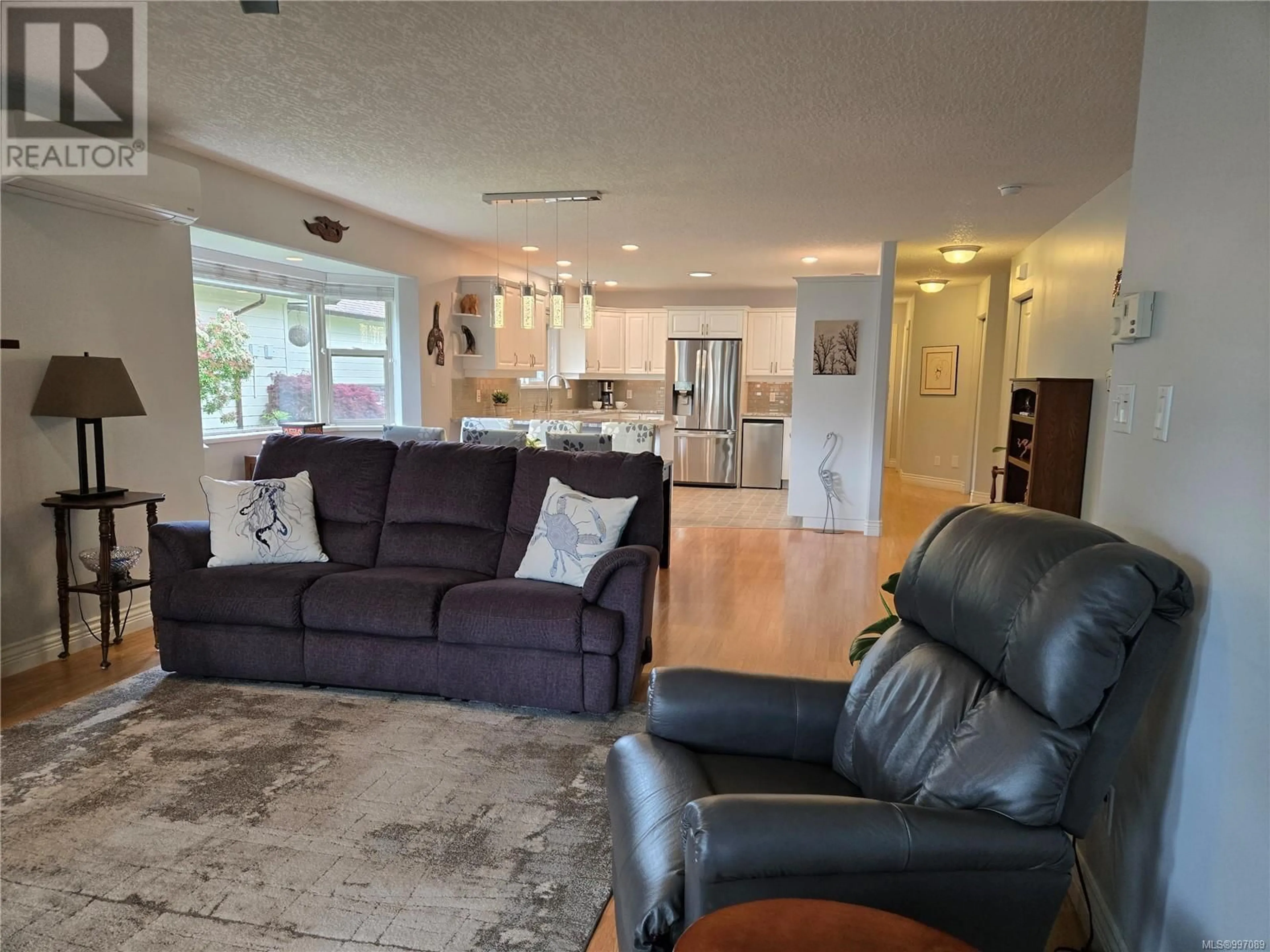 Living room with furniture, unknown for 30 - 2006 SIERRA DRIVE, Campbell River British Columbia V9H1V6