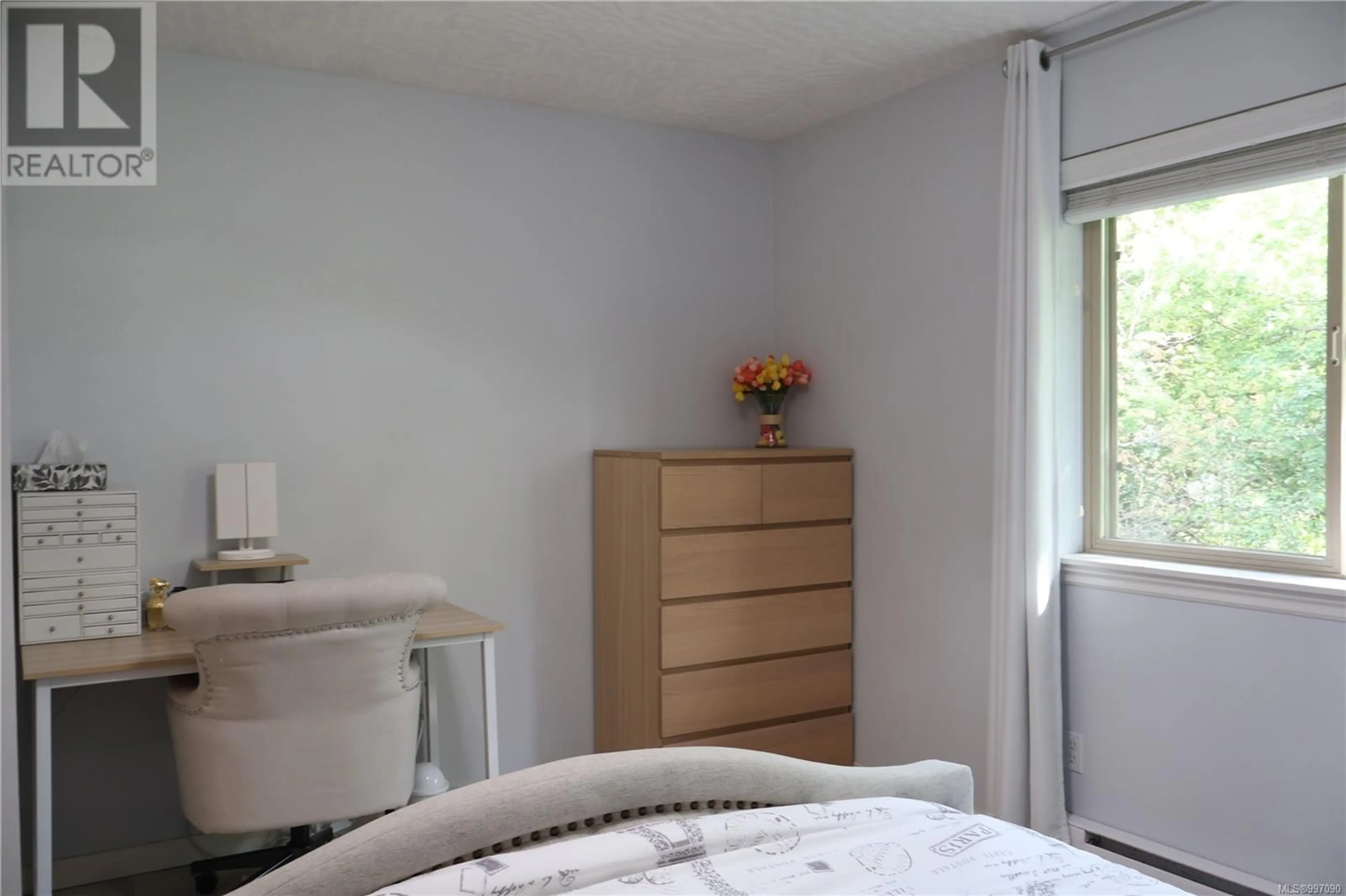 A pic of a room for 7 - 1241 SANTA ROSA AVENUE, Saanich British Columbia V8Z2V5