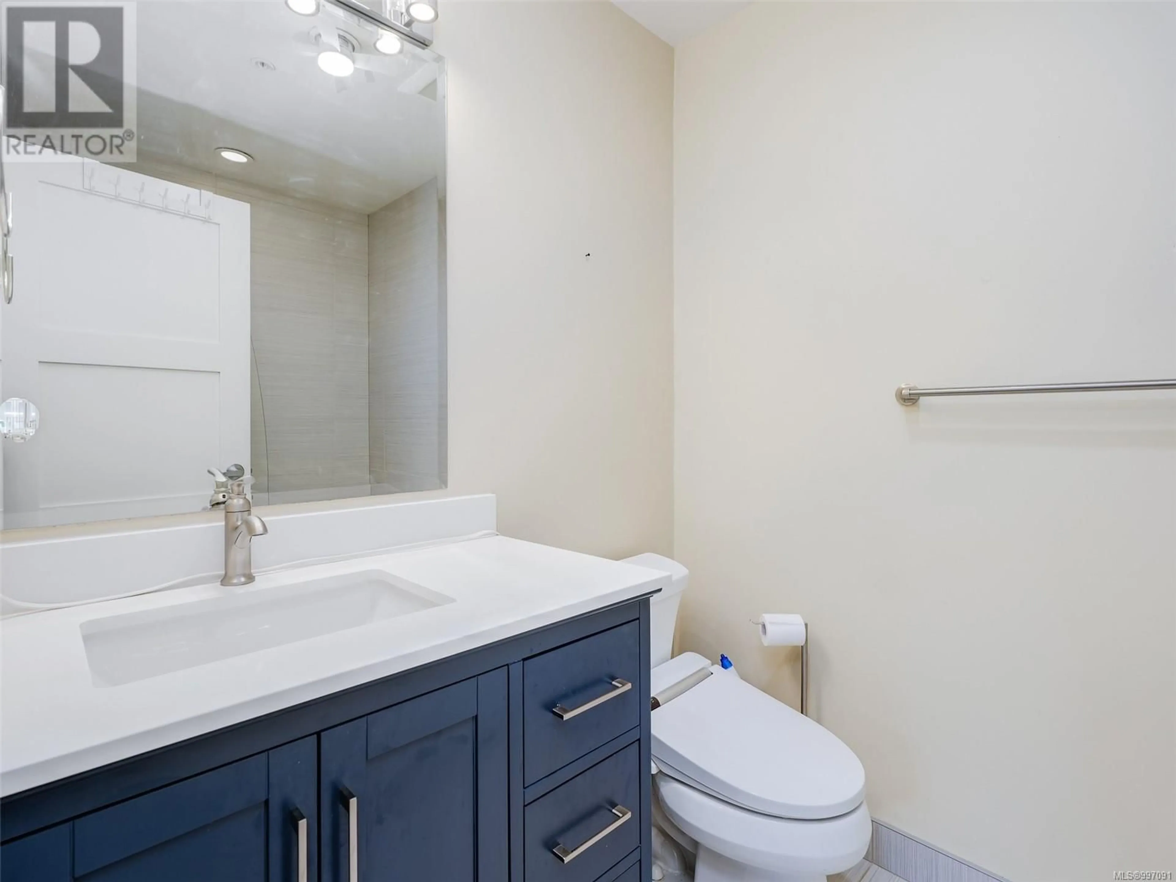 Standard bathroom, unknown for 403 - 6591 LINCROFT ROAD, Sooke British Columbia V9Z1M2
