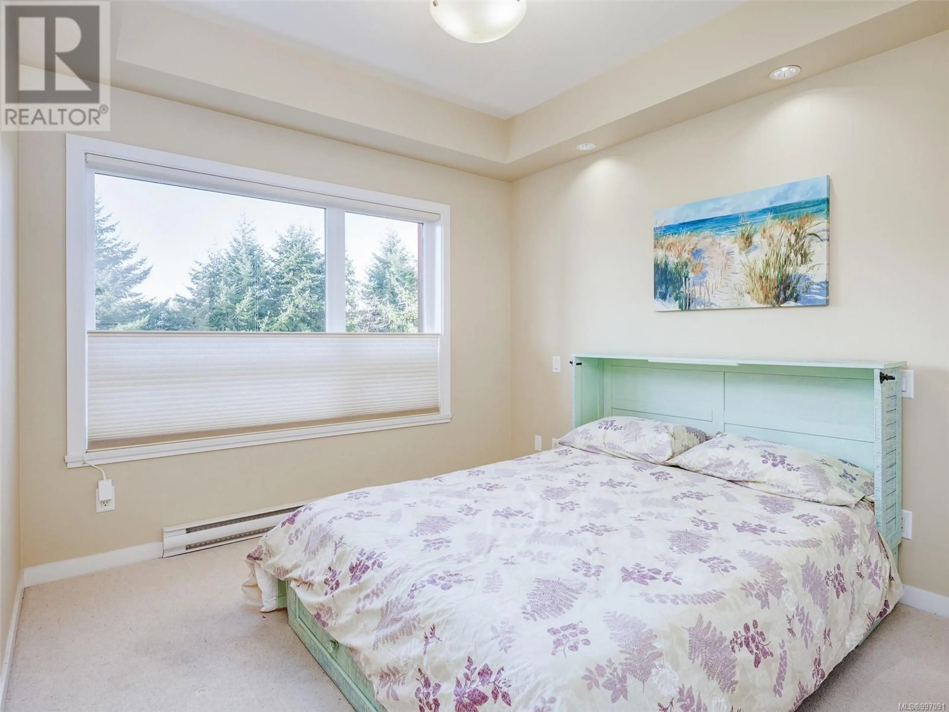 Bedroom with bed, unknown for 403 - 6591 LINCROFT ROAD, Sooke British Columbia V9Z1M2
