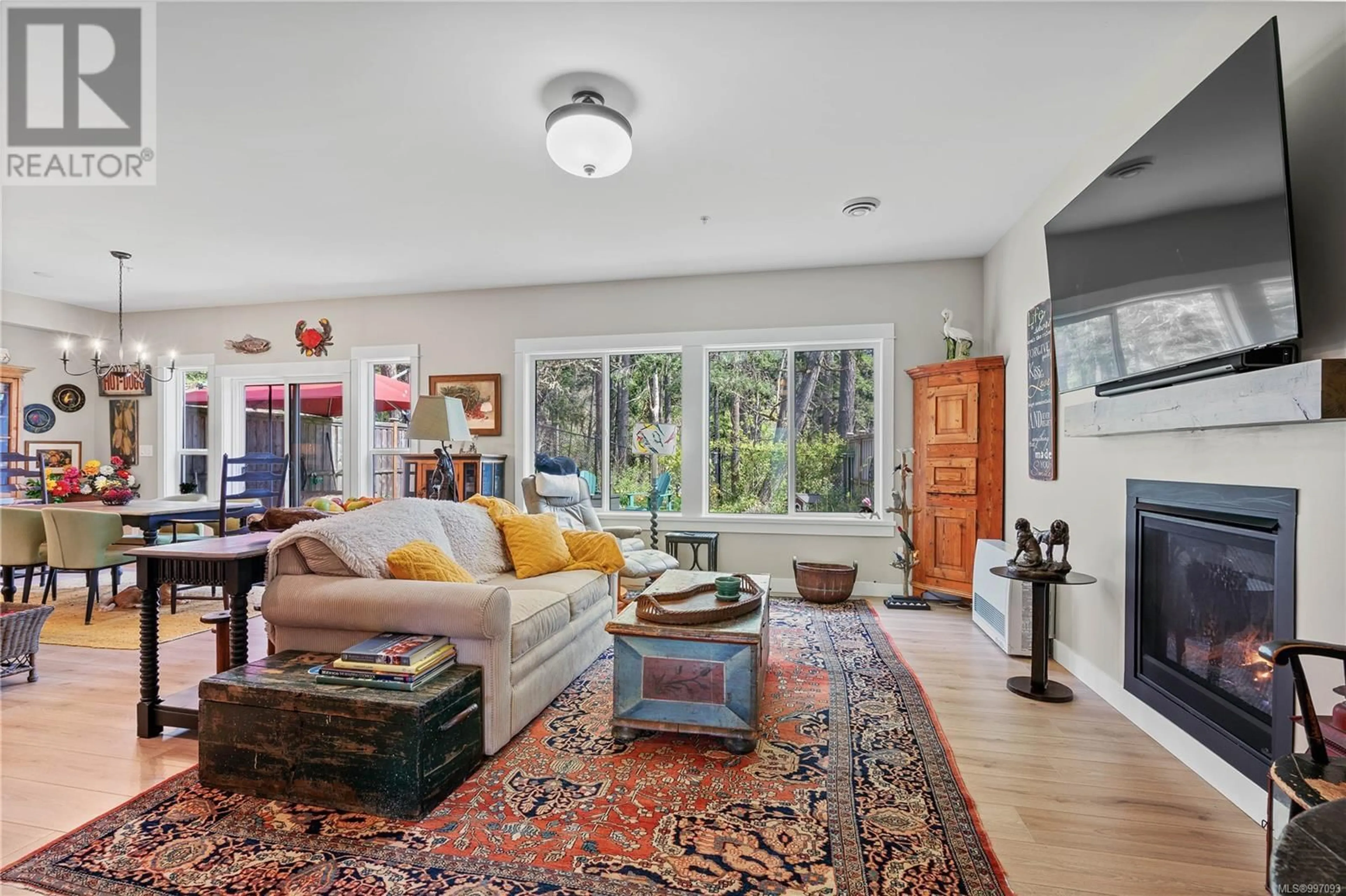 Living room with furniture, unknown for 1931 WEST PARK LANE, View Royal British Columbia V9B3R9