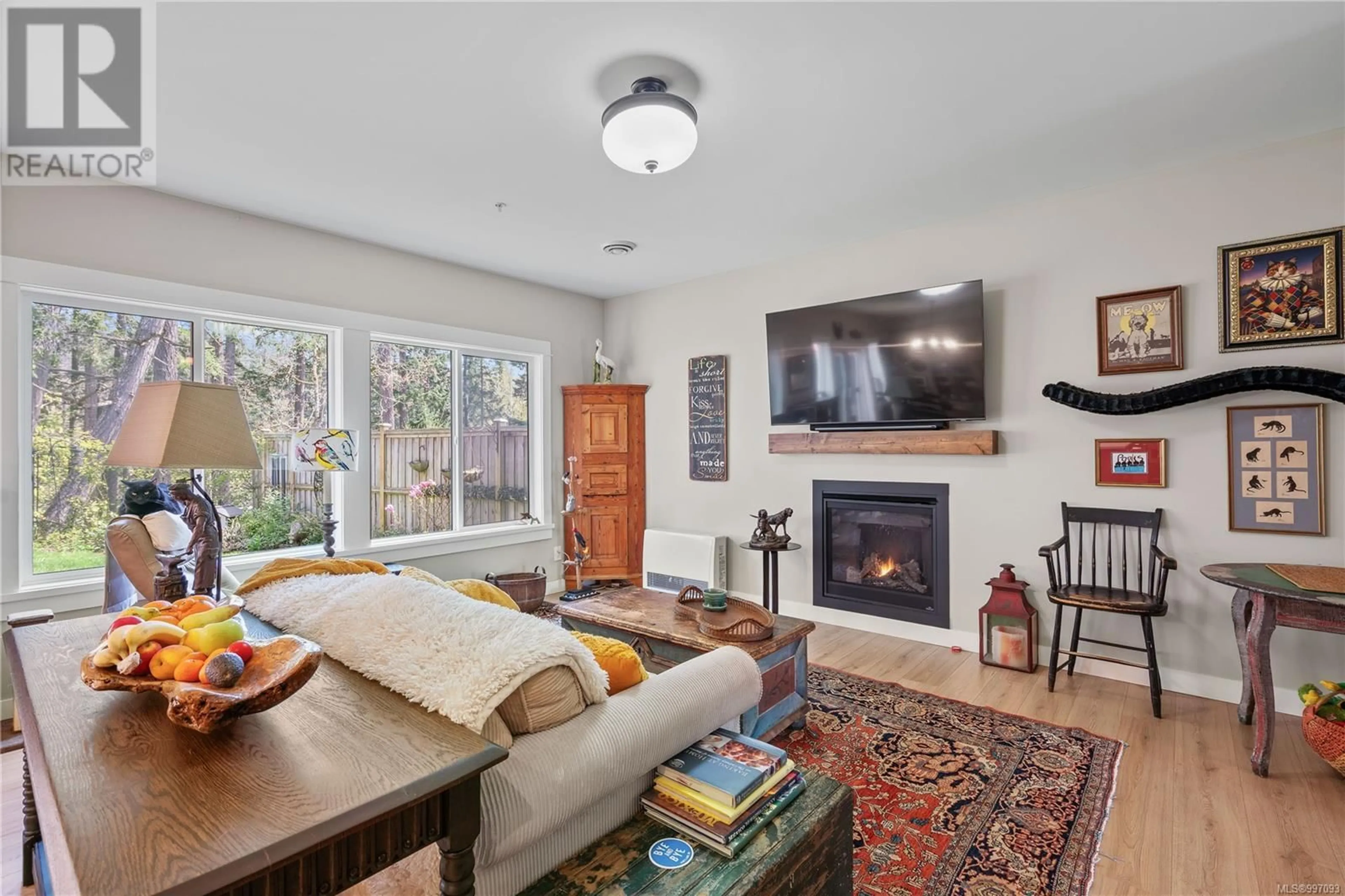 Living room with furniture, unknown for 1931 WEST PARK LANE, View Royal British Columbia V9B3R9
