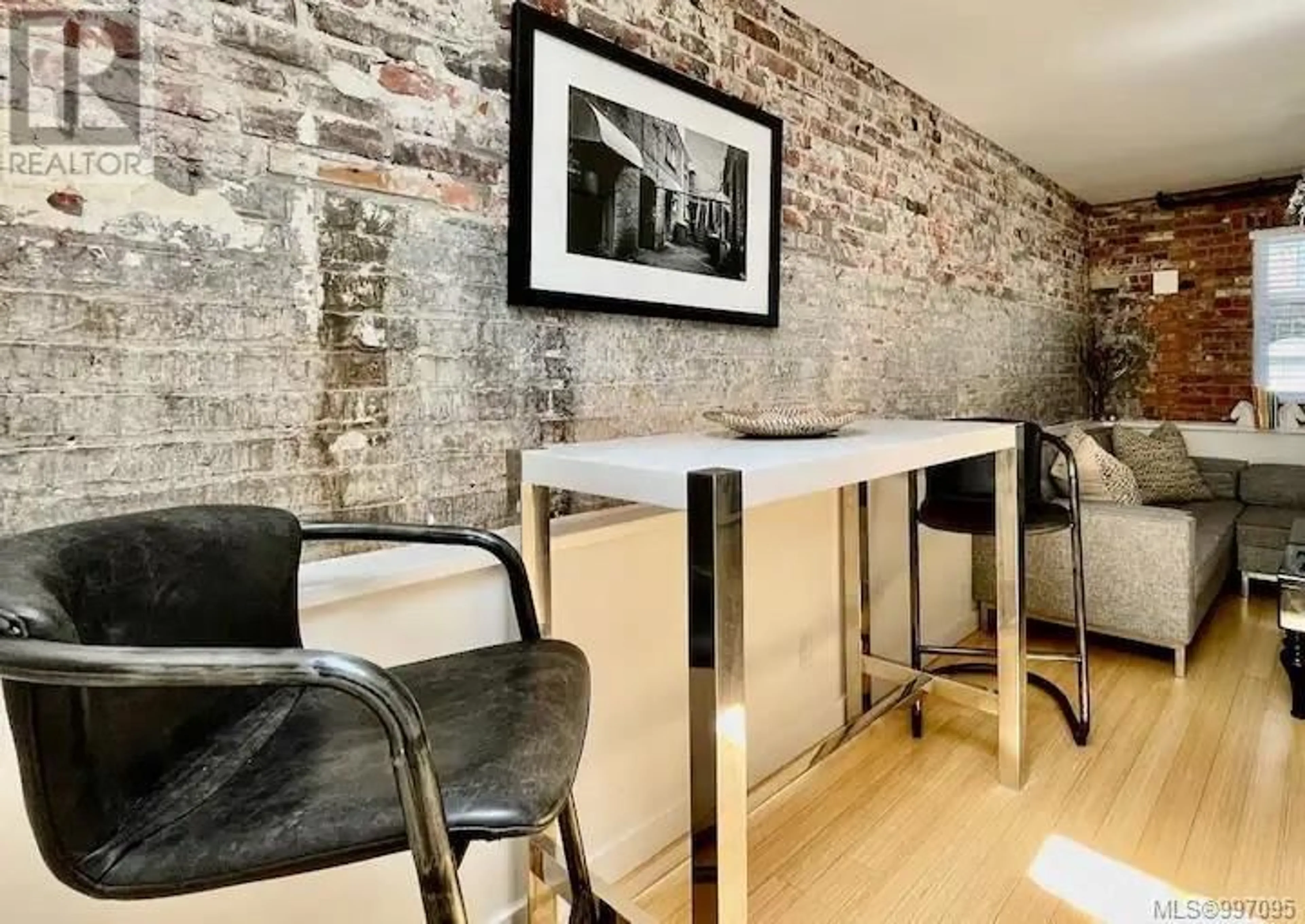 Unknown for 204 - 535 FISGARD STREET, Victoria British Columbia V8W1R3