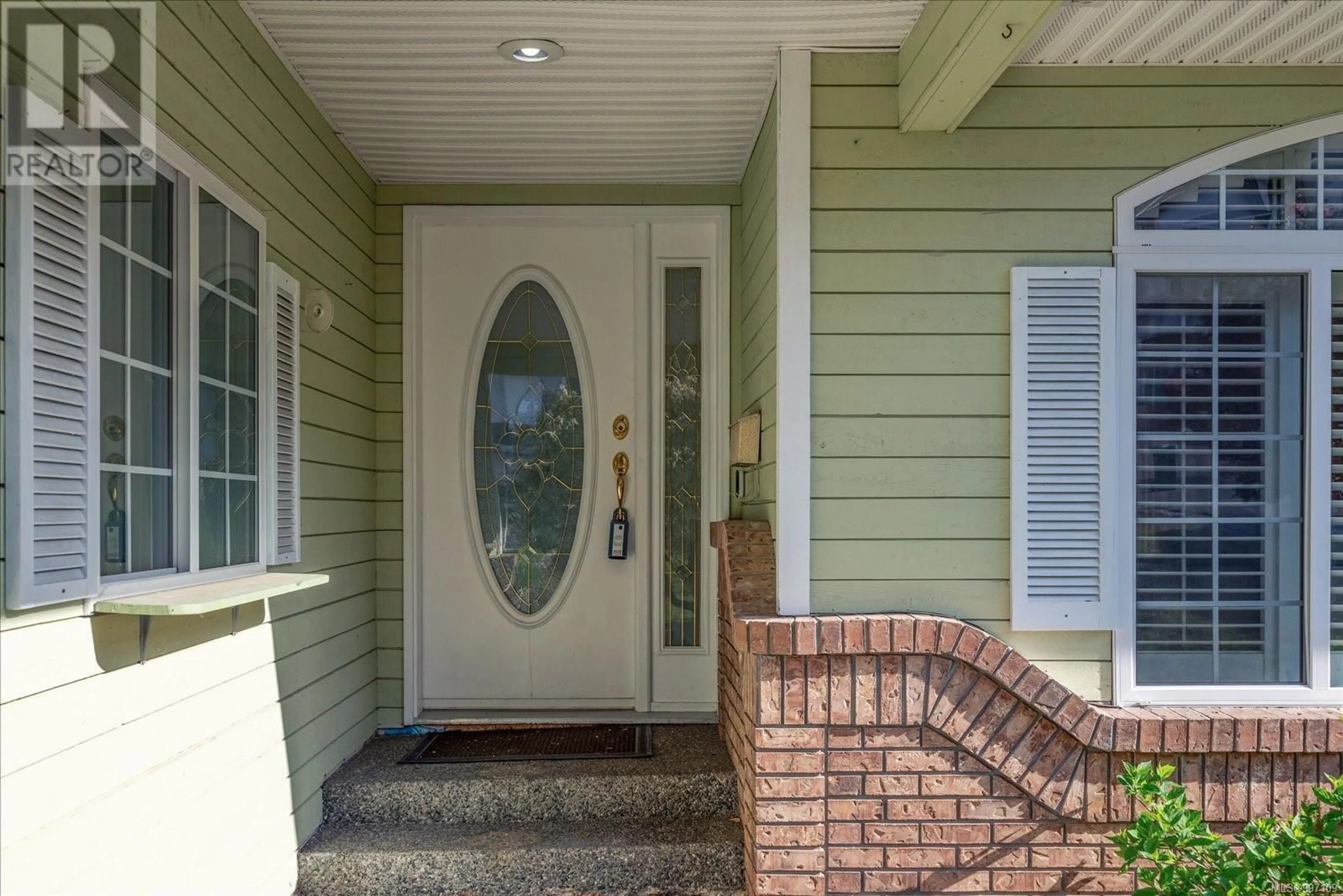 Indoor entryway for 6048 SHANDA PLACE, Nanaimo British Columbia V9T6C3