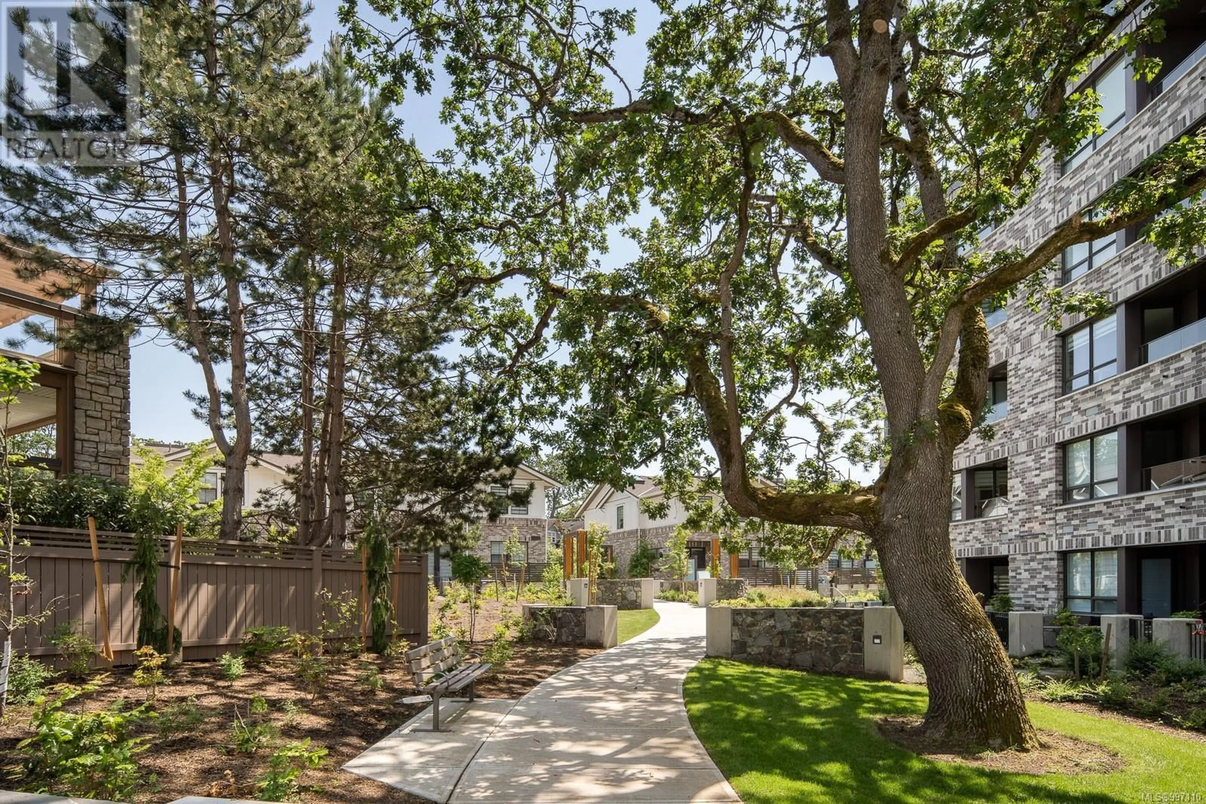 Patio, street for 101 - 1201 FORT STREET, Victoria British Columbia V8V3L1