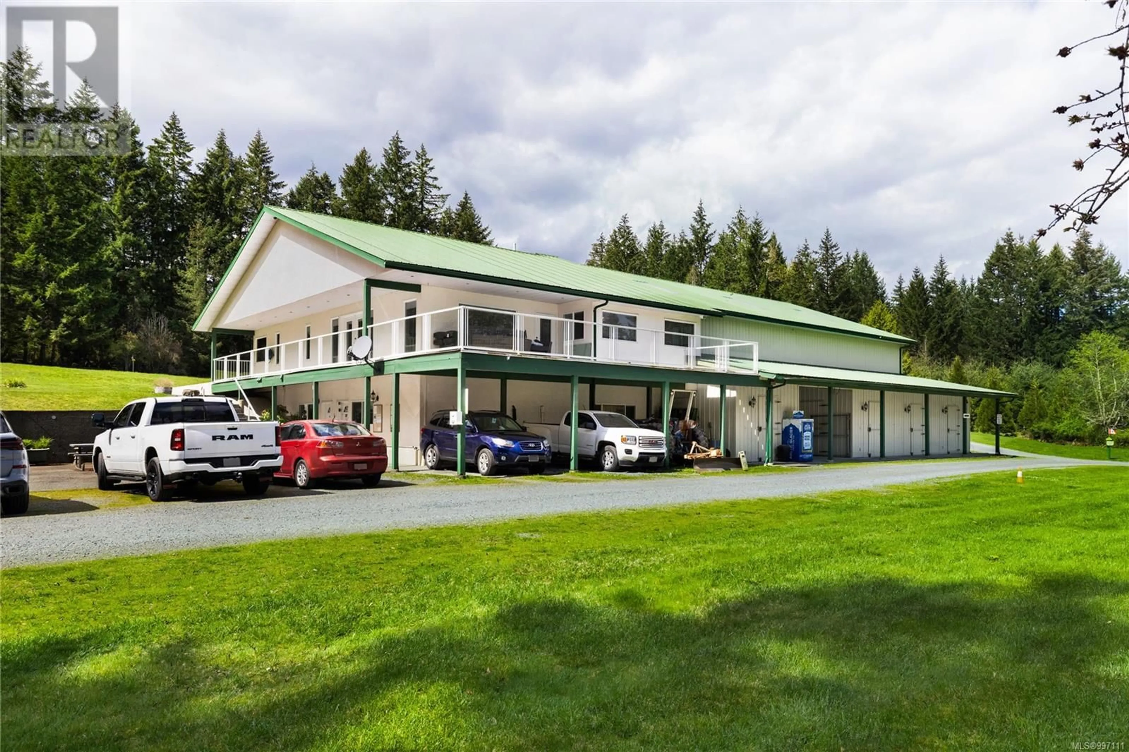 Indoor garage for 8682 TRANS CANADA HIGHWAY, Chemainus British Columbia V0R1K0