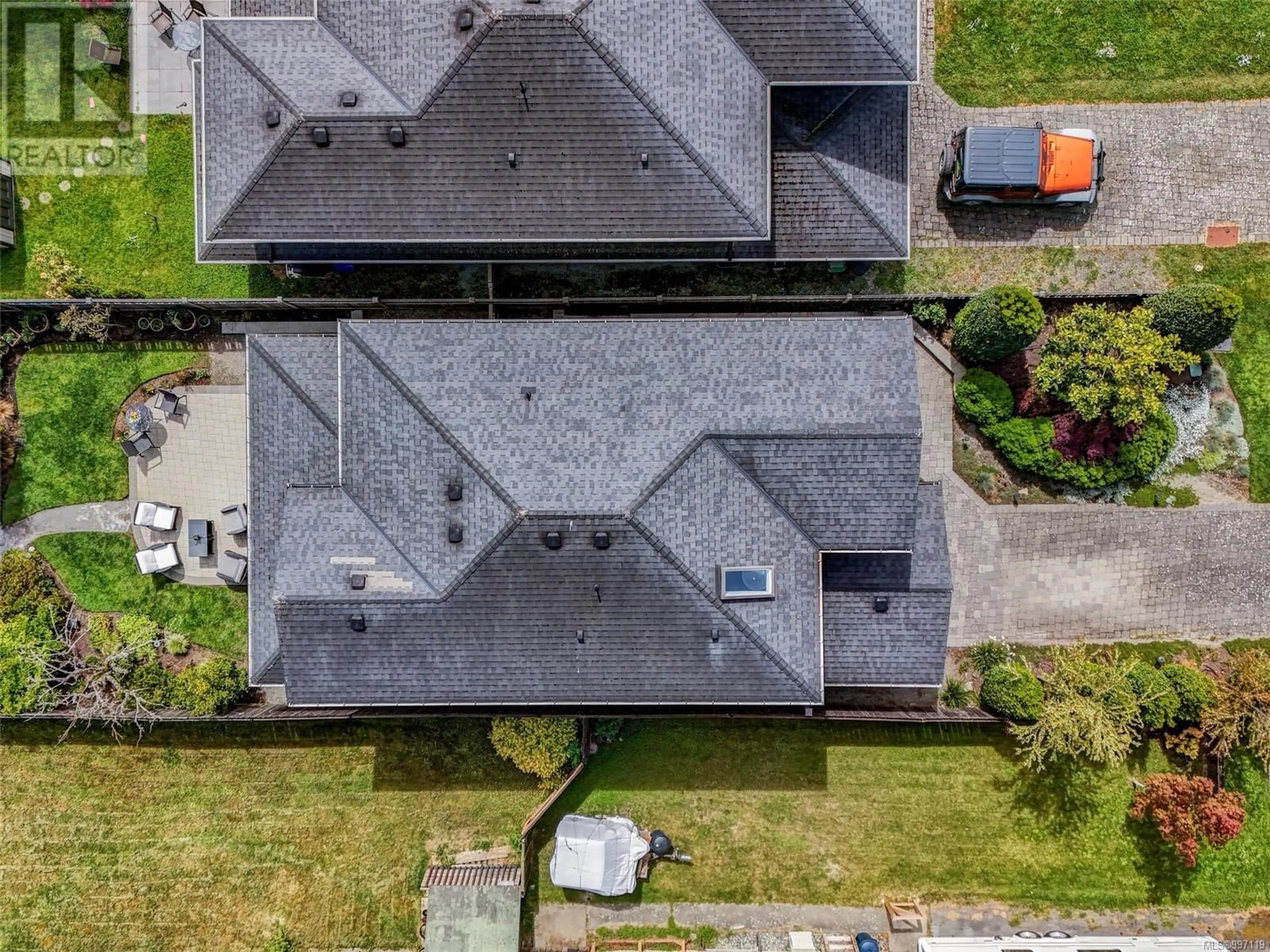 A pic from outside/outdoor area/front of a property/back of a property/a pic from drone, street for 2226 JAMES WHITE BOULEVARD, Sidney British Columbia V8L1Z4