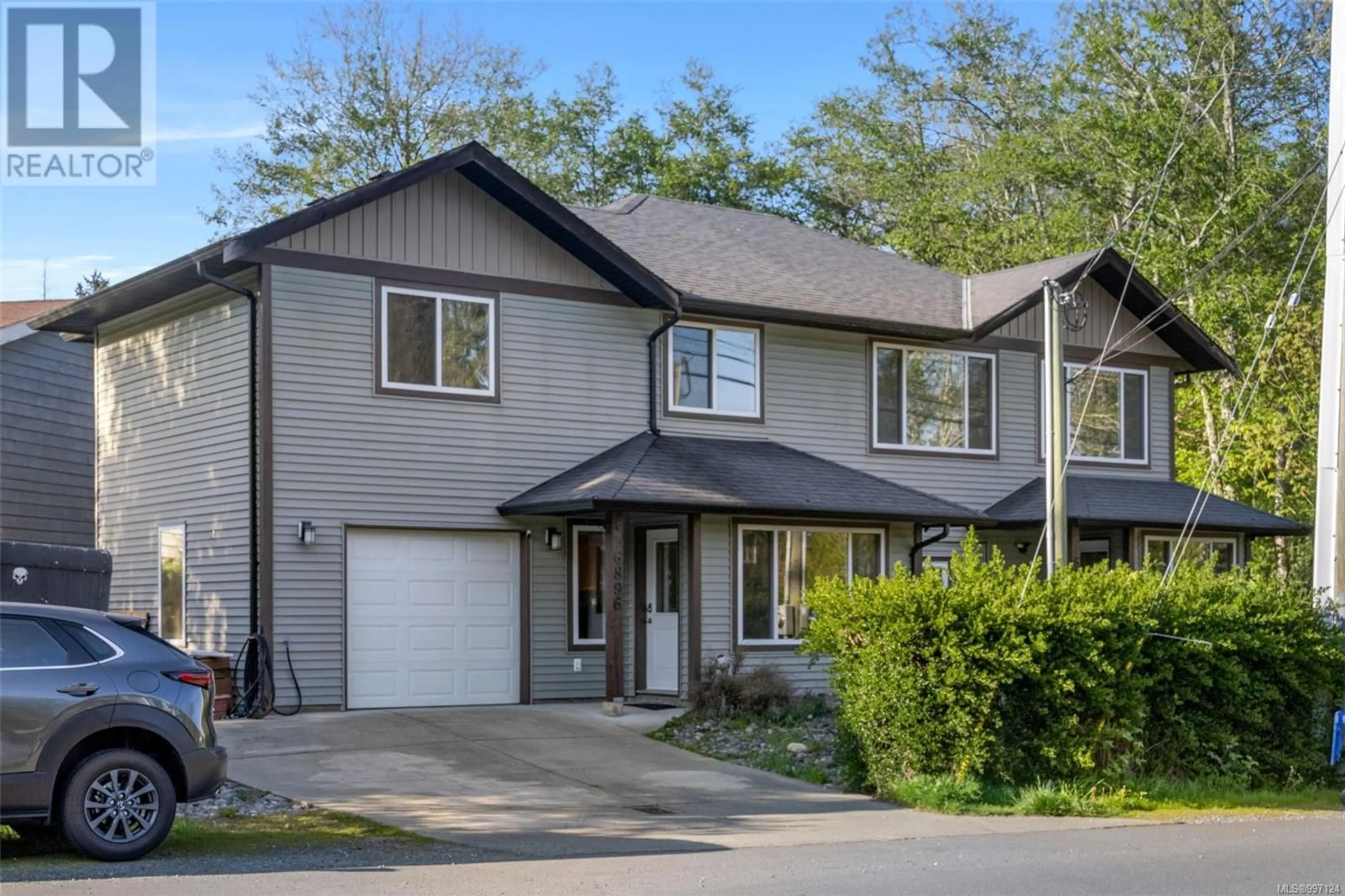 Home with vinyl exterior material, street for 6896 BEATON ROAD, Sooke British Columbia V9Z0M5