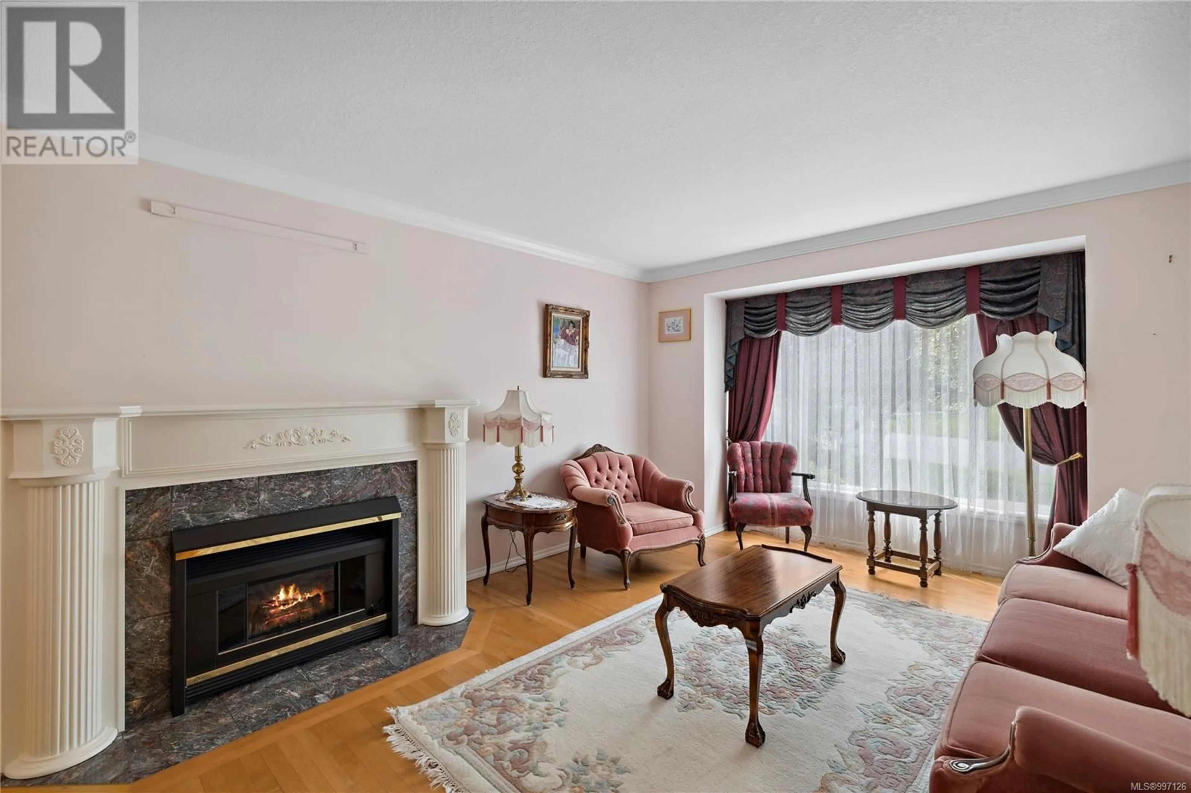 Living room with furniture, unknown for 651 ALDERWOOD DRIVE, Ladysmith British Columbia V9G1R5