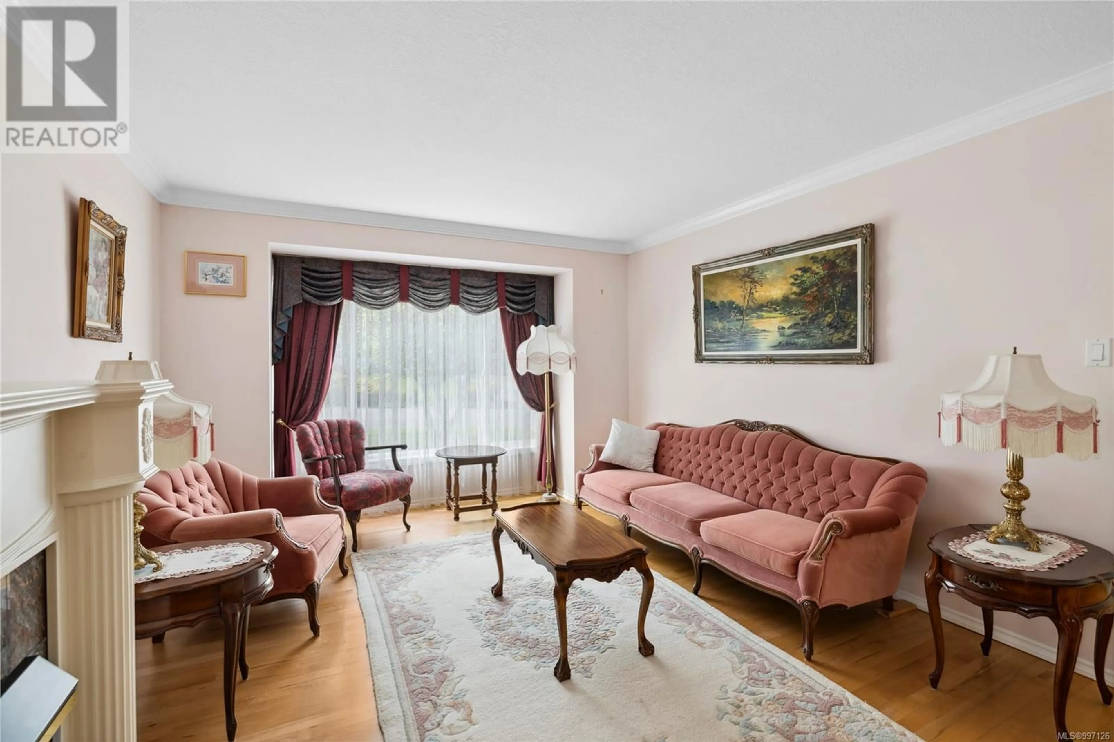 Living room with furniture, unknown for 651 ALDERWOOD DRIVE, Ladysmith British Columbia V9G1R5