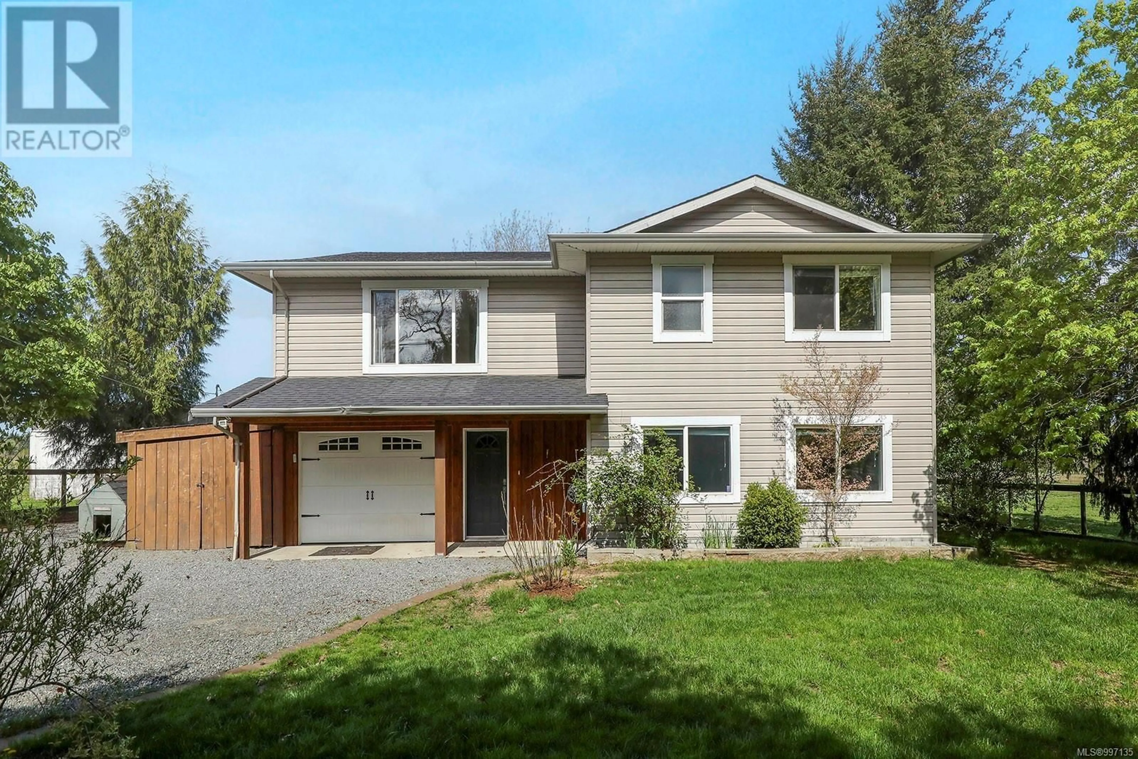 Home with vinyl exterior material, street for 5252 HEADQUARTERS ROAD, Courtenay British Columbia V9N5M6