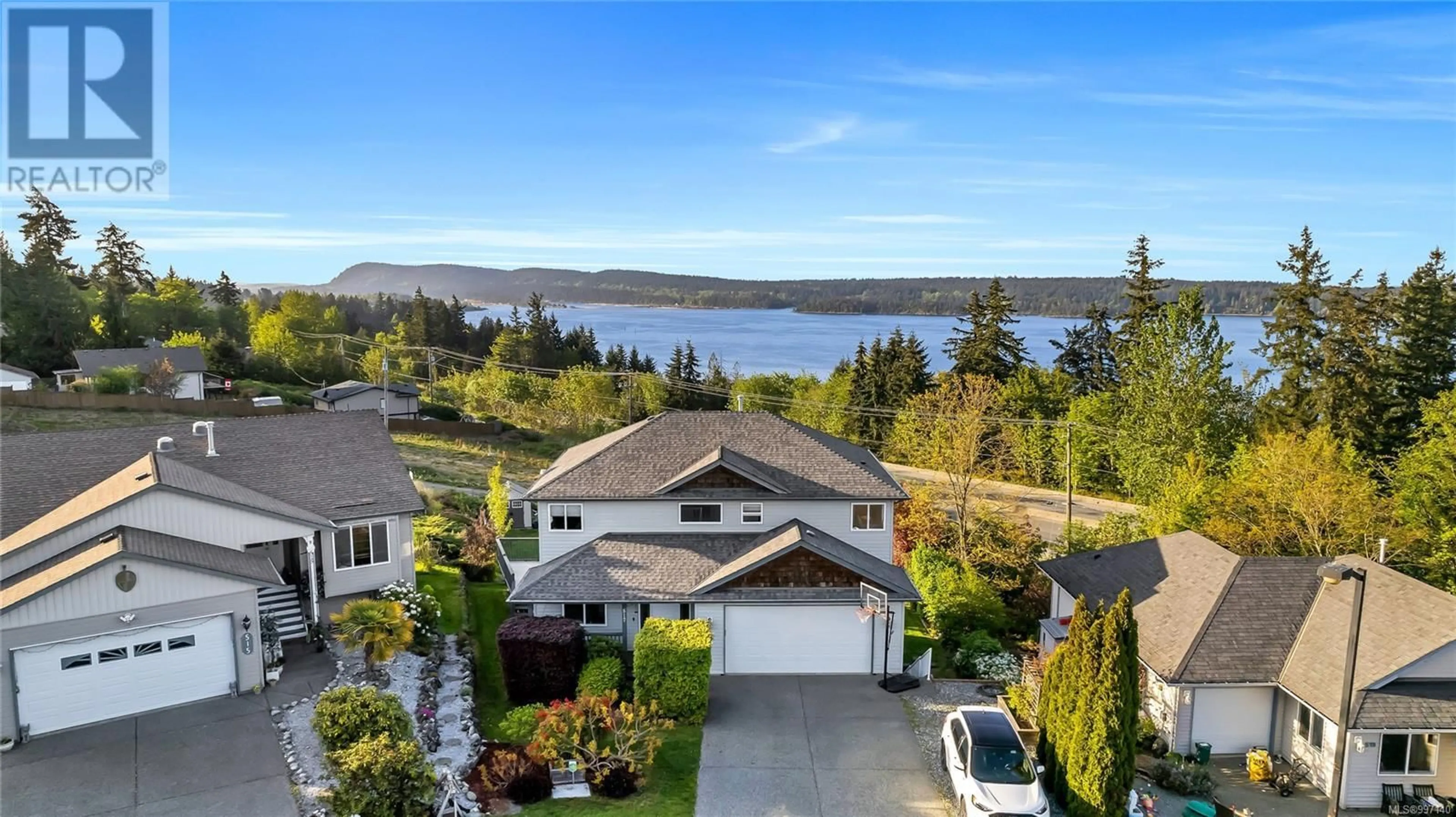A pic from outside/outdoor area/front of a property/back of a property/a pic from drone, water/lake/river/ocean view for 517 LOUISE ROAD, Ladysmith British Columbia V9G1W7