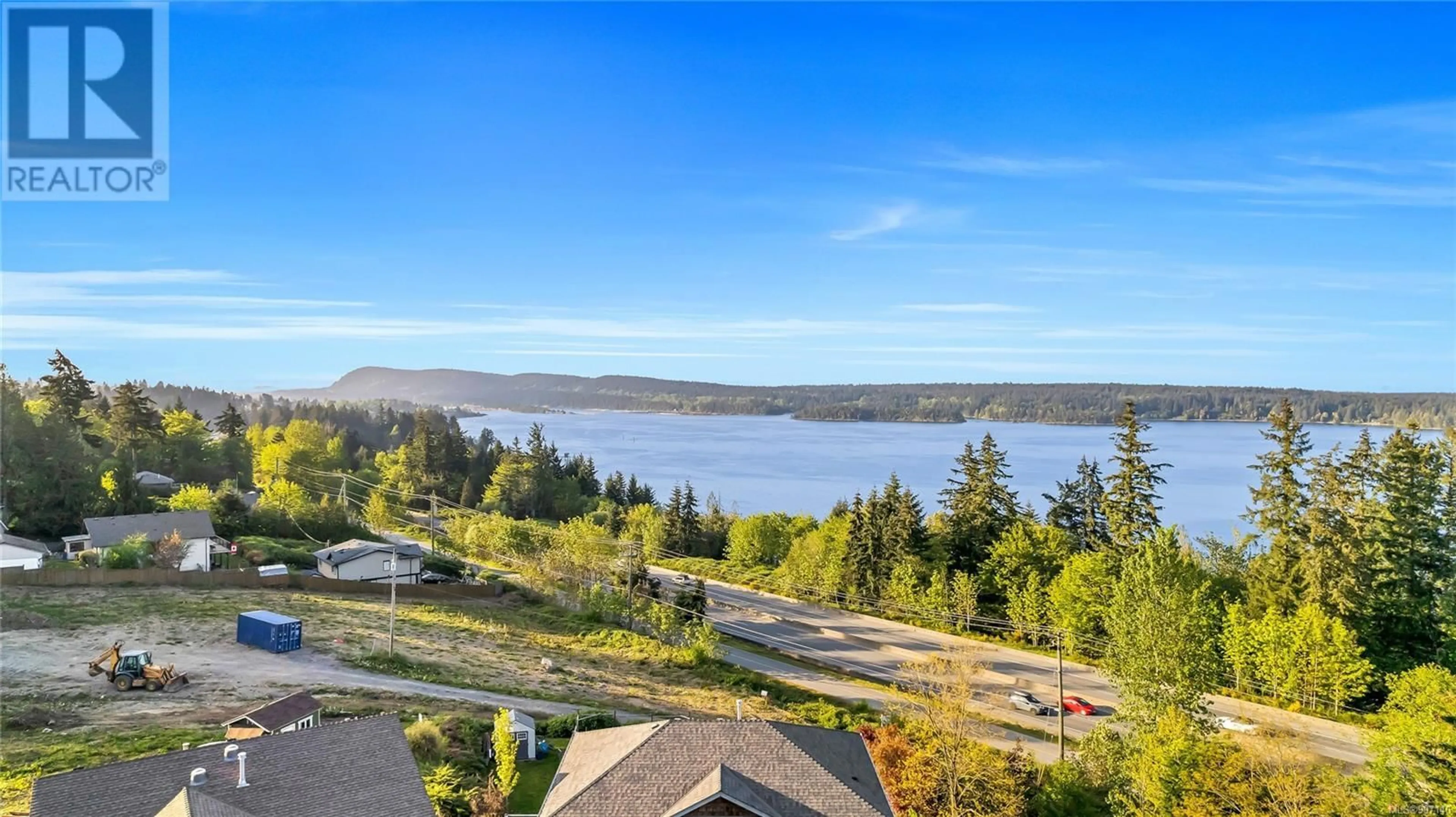 A pic from outside/outdoor area/front of a property/back of a property/a pic from drone, water/lake/river/ocean view for 517 LOUISE ROAD, Ladysmith British Columbia V9G1W7