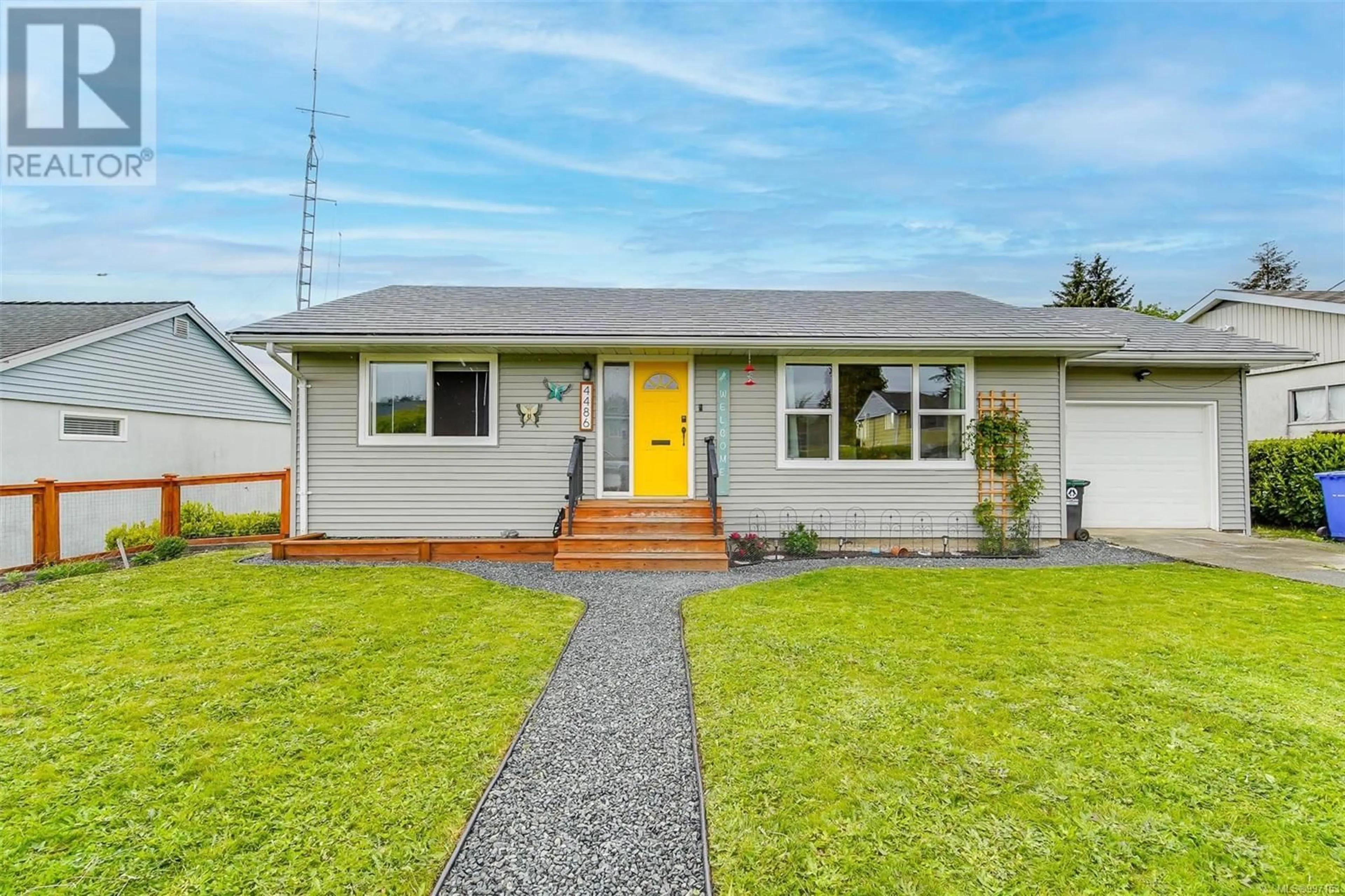 Home with vinyl exterior material, street for 4486 8TH AVENUE, Port Alberni British Columbia V9Y4S7