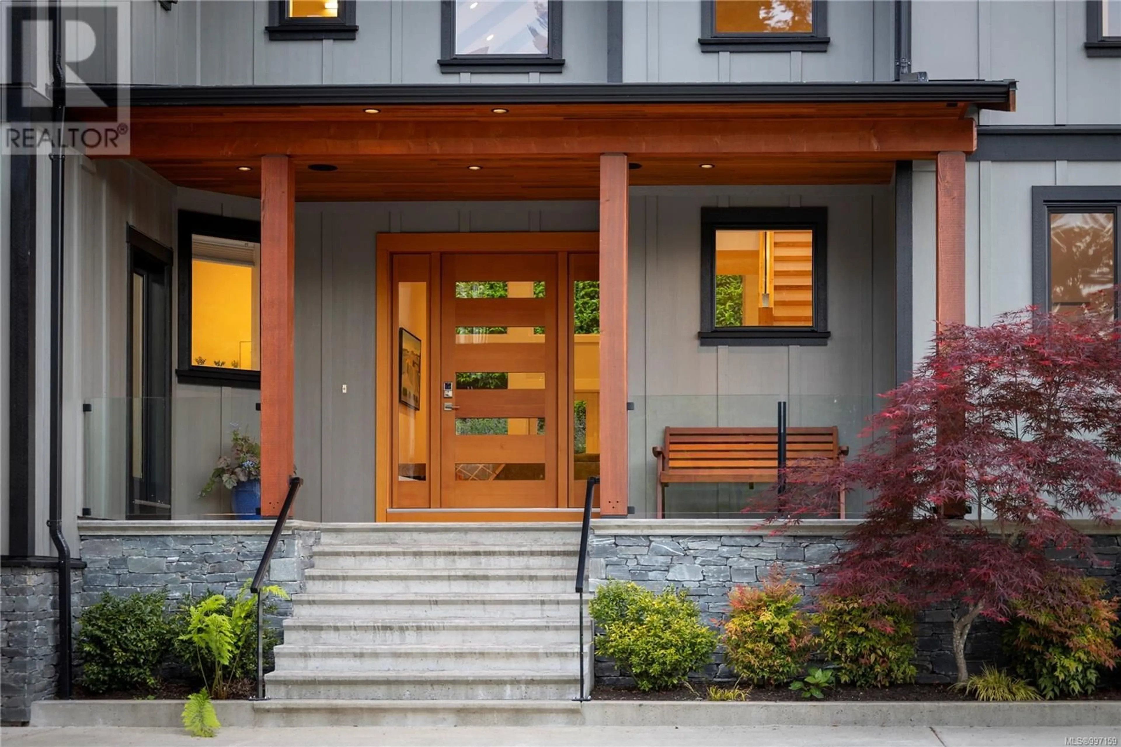 Indoor entryway for 8660 RICHLAND PLACE, North Saanich British Columbia V8L5E3