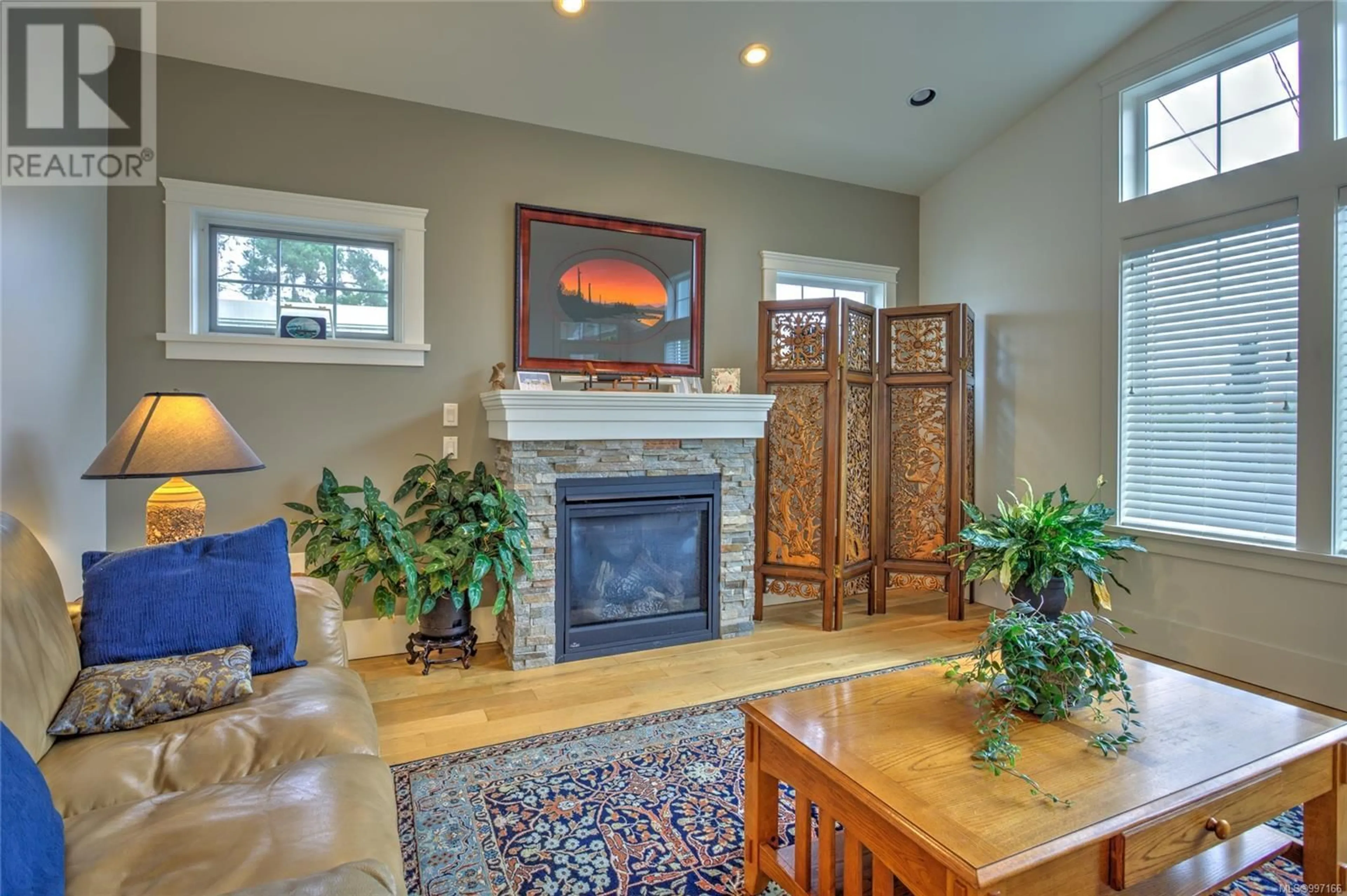 Living room with furniture, unknown for 190 VILLAGE WAY, Duncan British Columbia V9L0G6