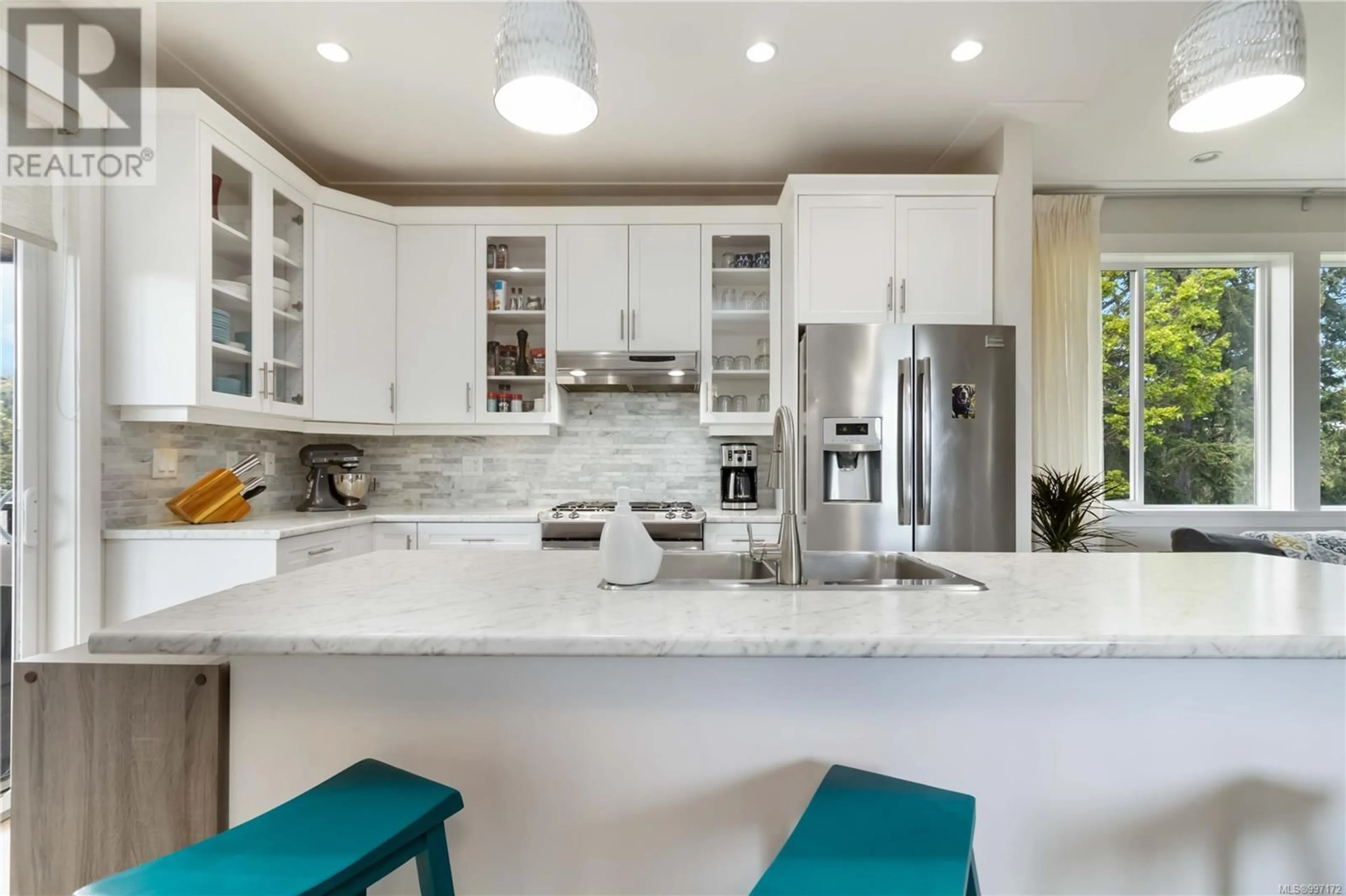 Contemporary kitchen, ceramic/tile floor for 775 EGRET CLOSE, Langford British Columbia V9B0R1