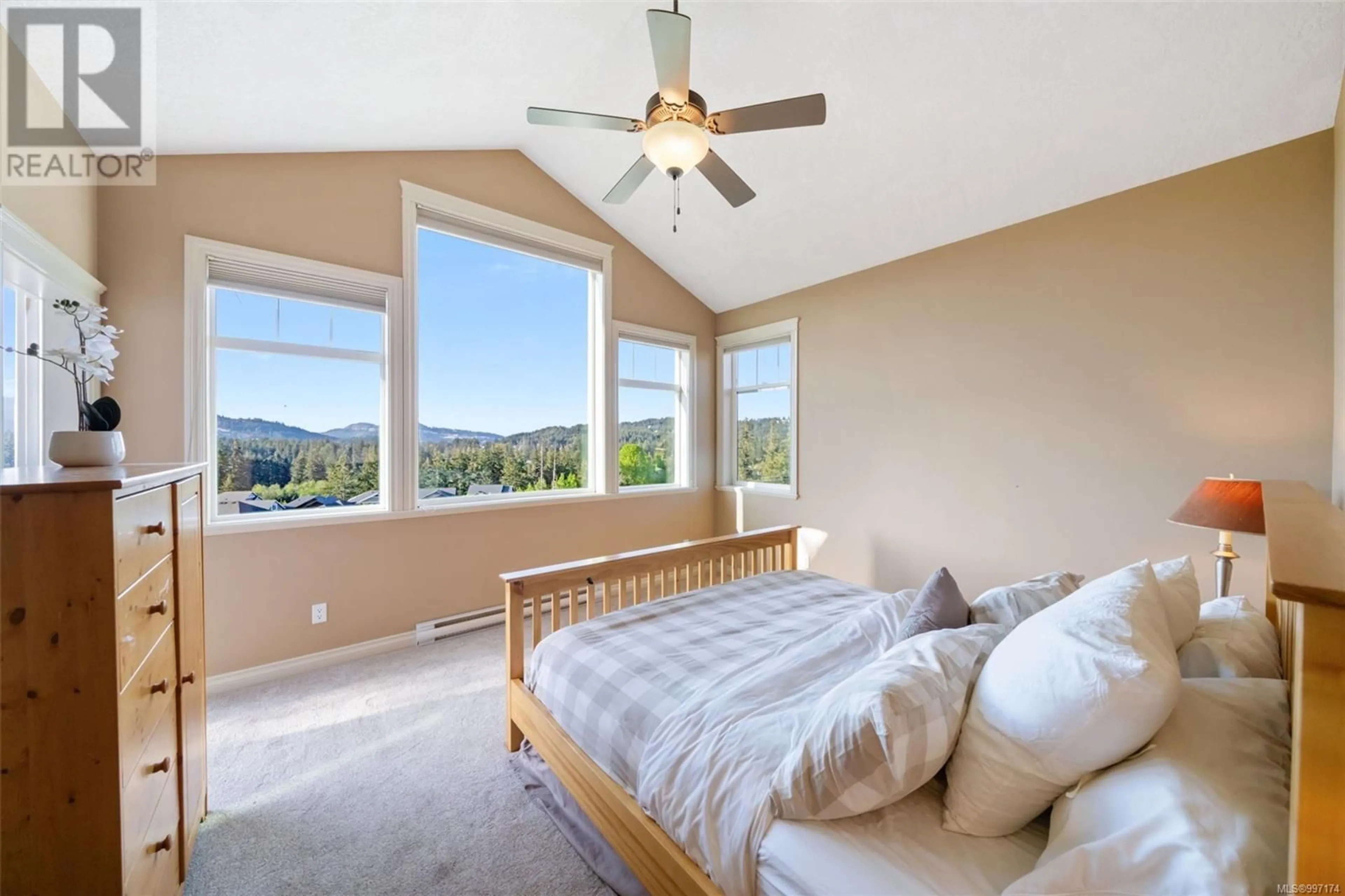 Bedroom with bed, unknown for 990 MOSS RIDGE CLOSE, Langford British Columbia V9C4M8