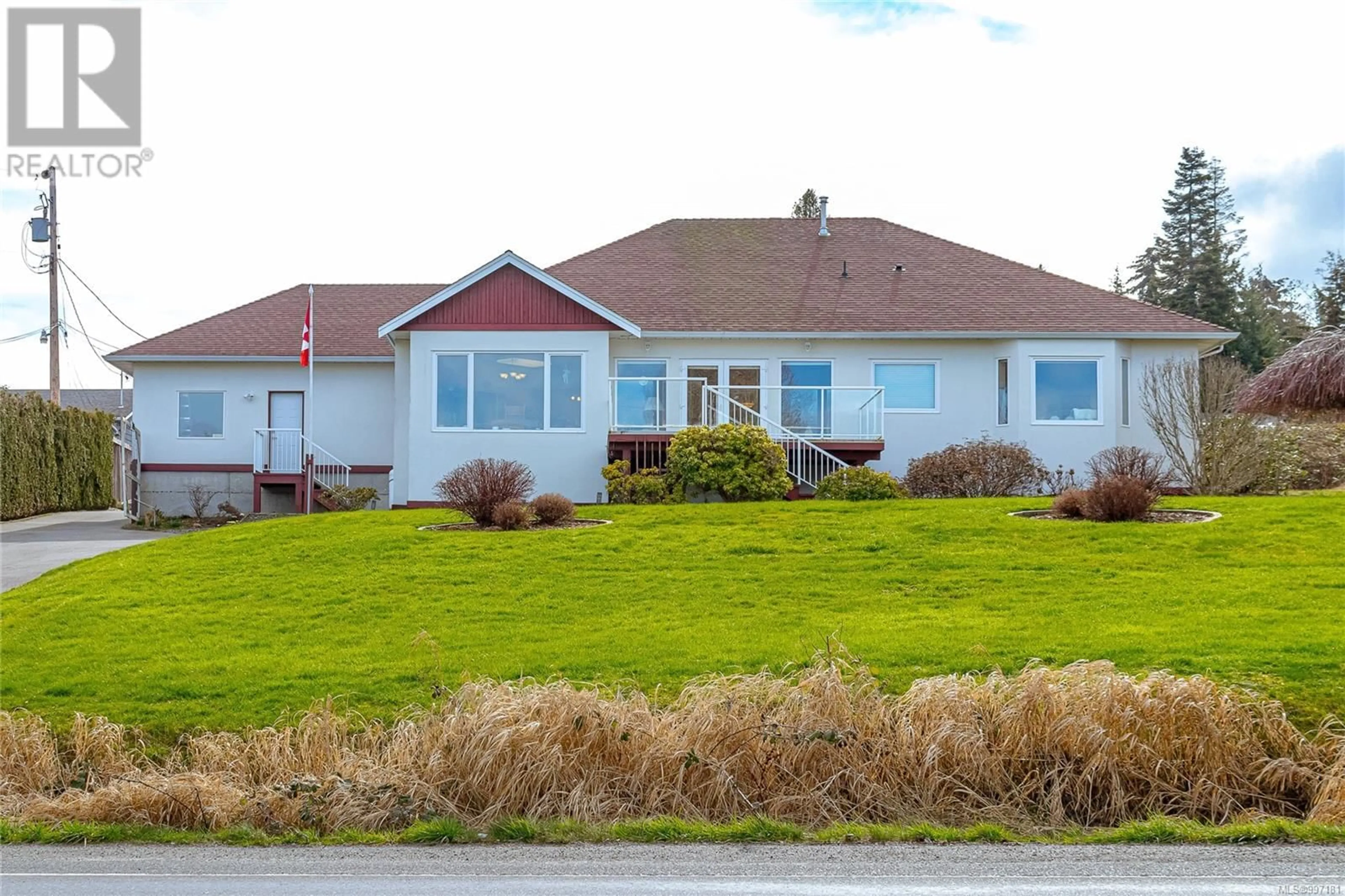 Home with vinyl exterior material, street for 3790 ISLAND HIGHWAY WEST, Qualicum Beach British Columbia V9K2C7