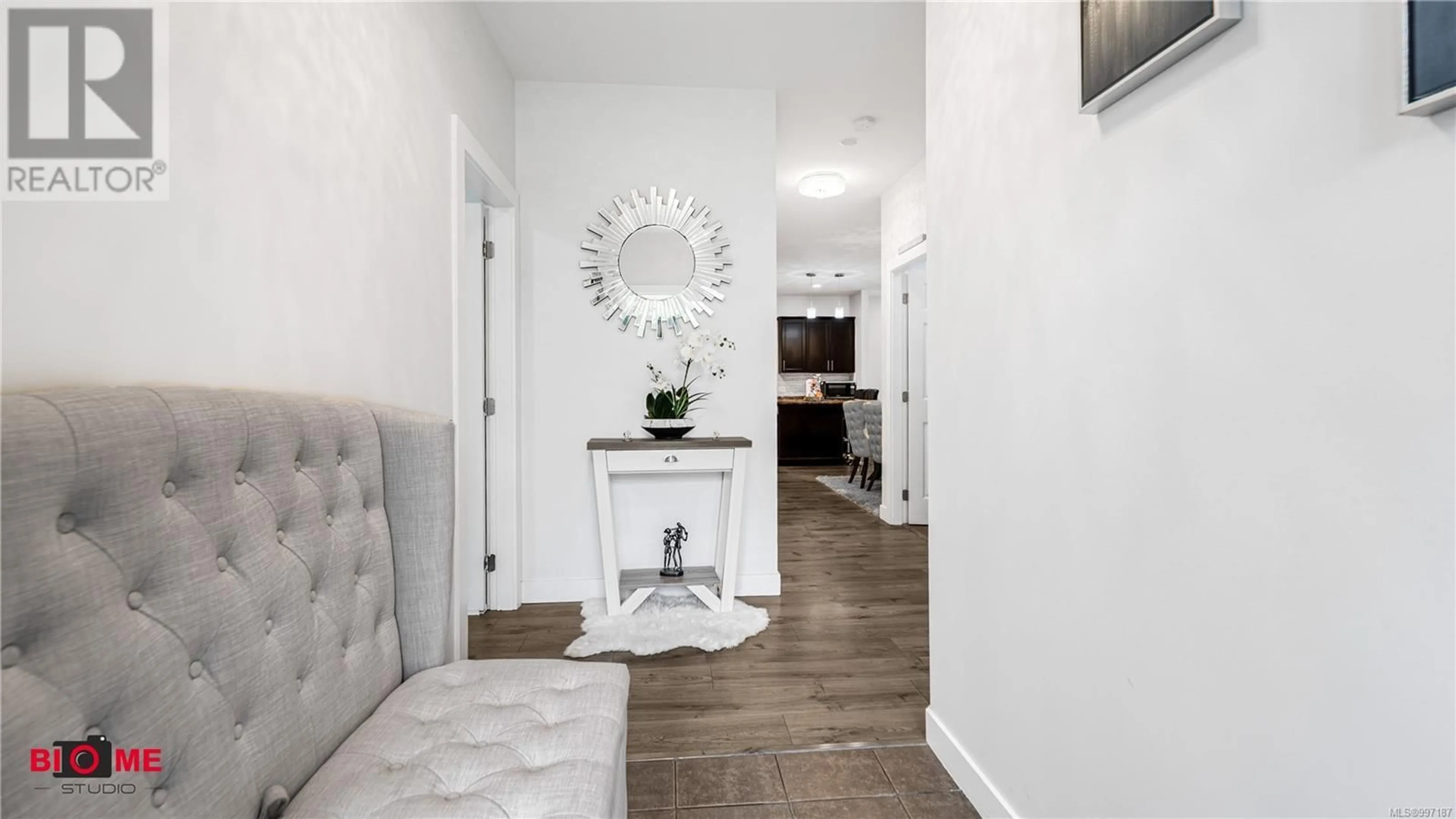 Indoor entryway for 224 SILVER VALLEY ROAD, Nanaimo British Columbia V9S2N2