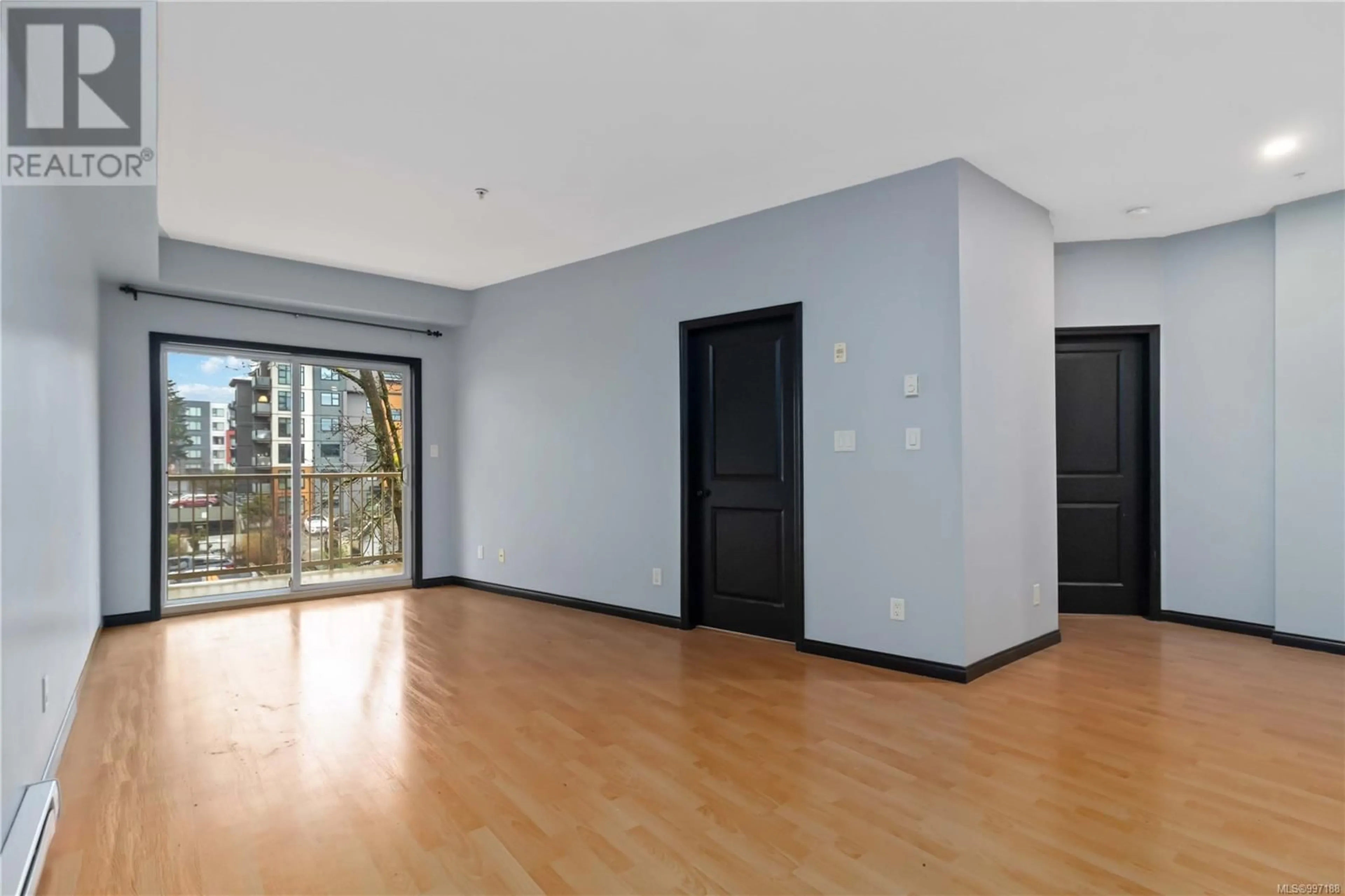 Indoor foyer for 303 - 821 GOLDSTREAM AVENUE, Langford British Columbia V9B2X8