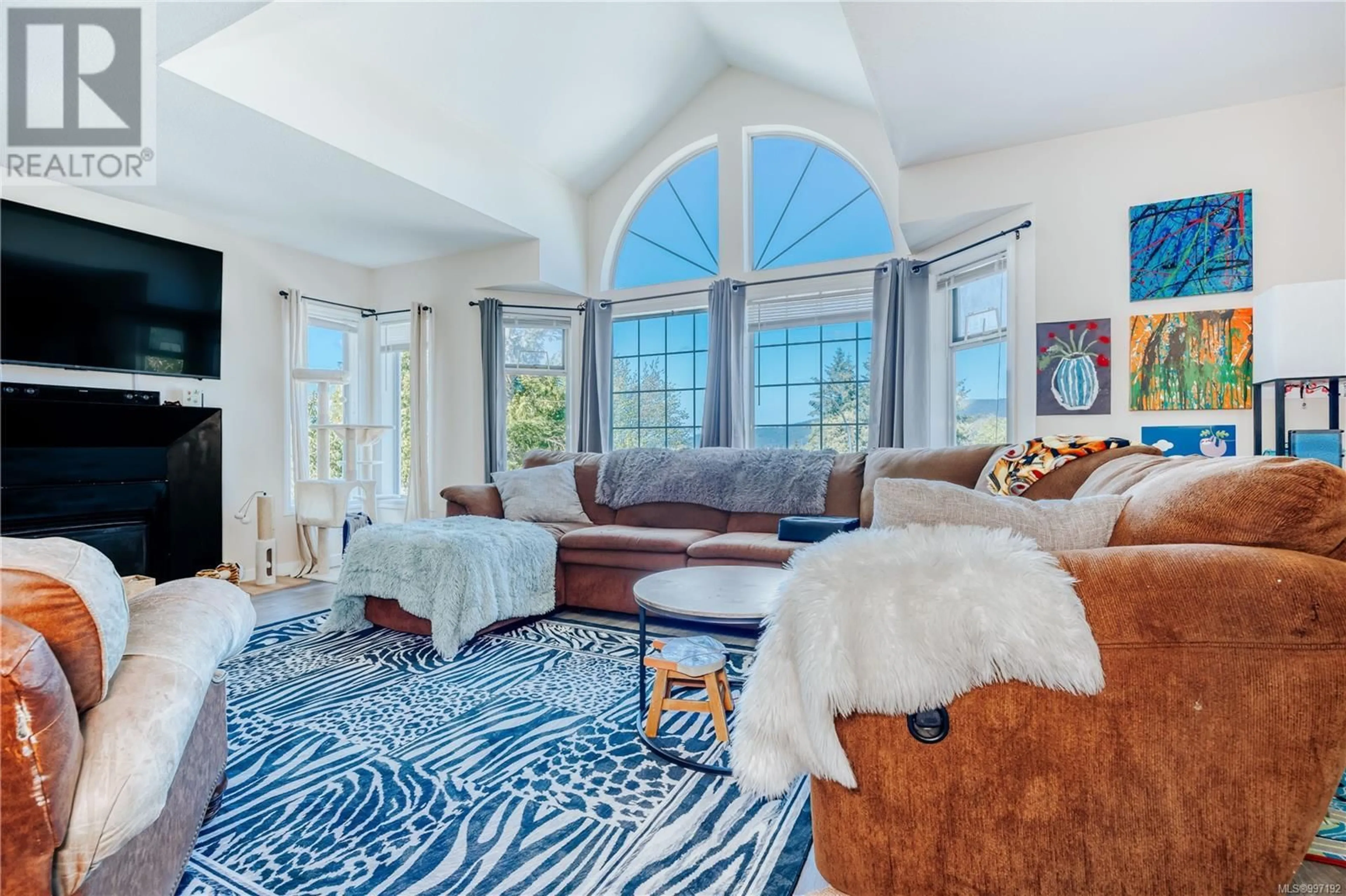 Living room with furniture, unknown for 1474 HAIDA ROAD, Duncan British Columbia V9L1M4