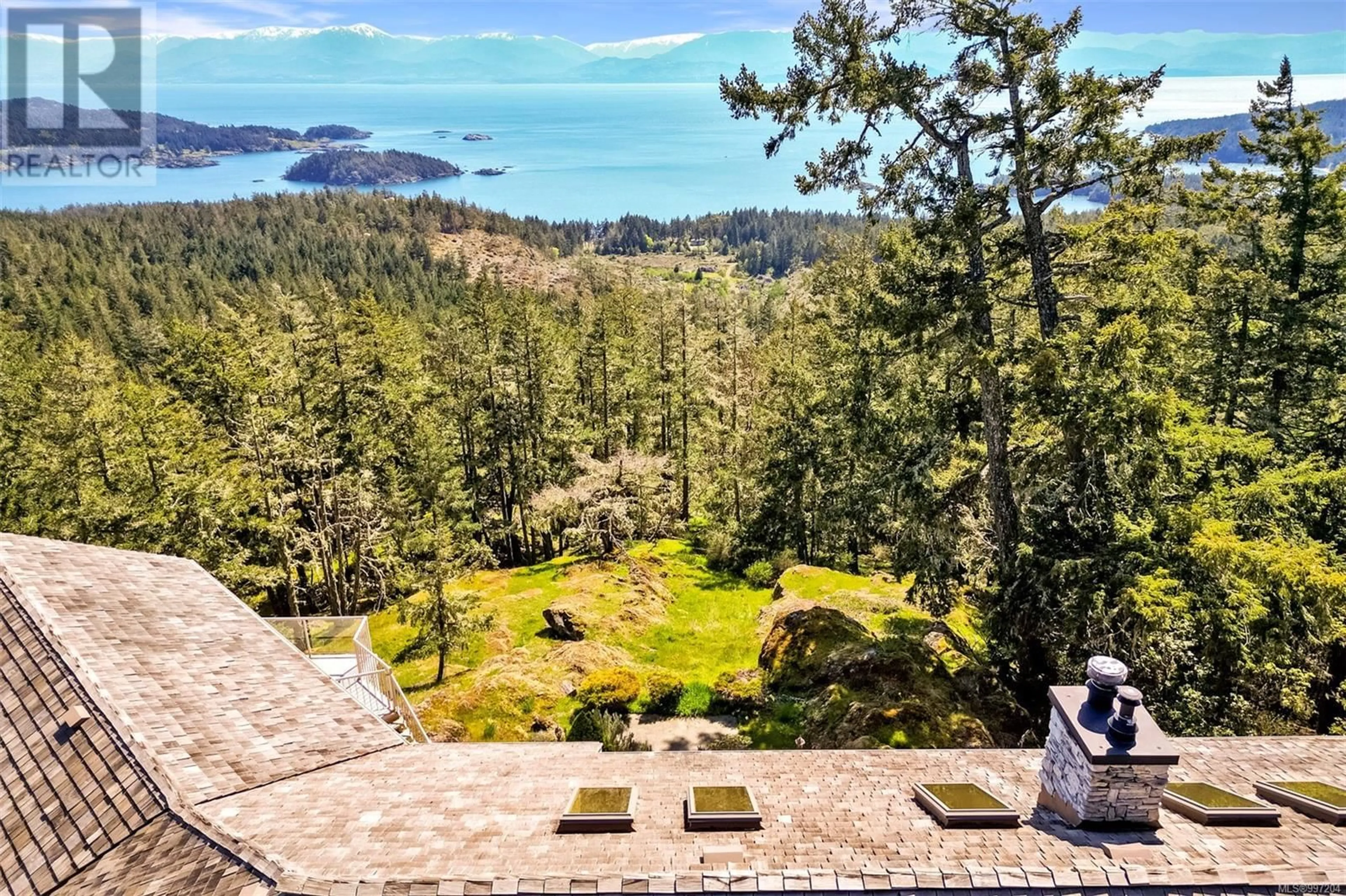 A pic from outside/outdoor area/front of a property/back of a property/a pic from drone, unknown for 558 WILDERNESS PLACE, Sooke British Columbia V9Z1C4