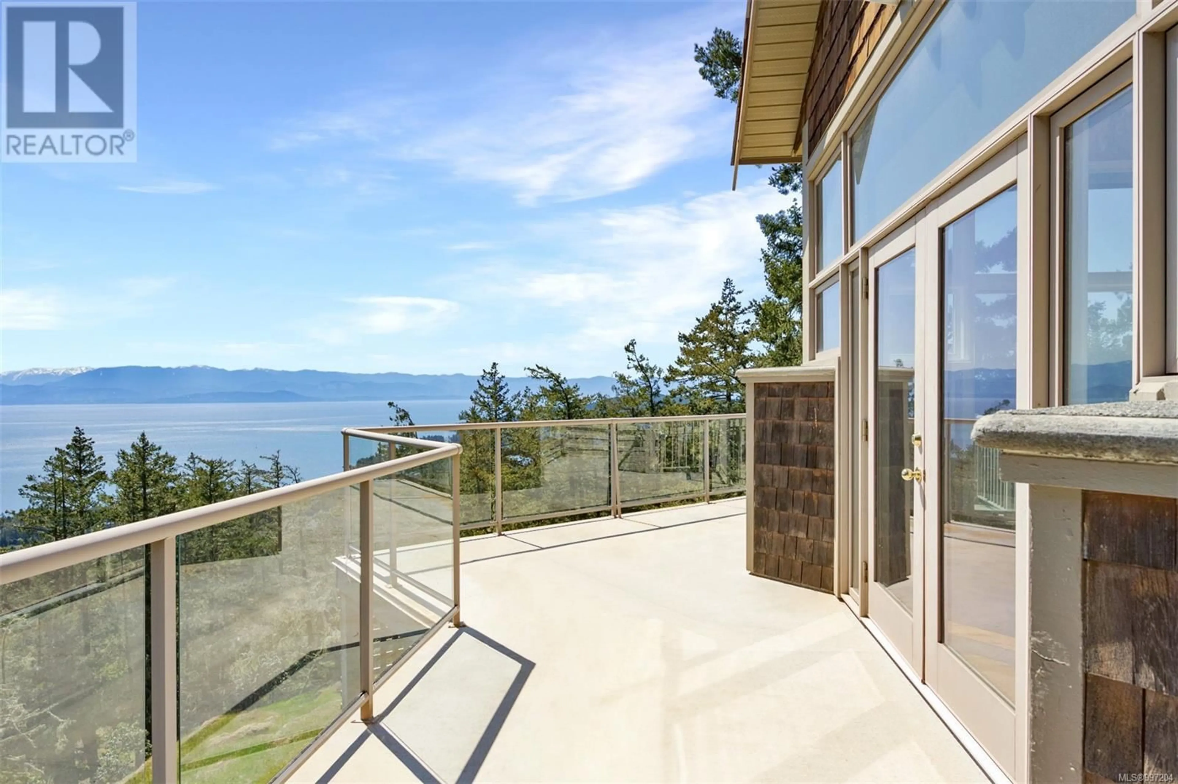 Patio, water/lake/river/ocean view for 558 WILDERNESS PLACE, Sooke British Columbia V9Z1C4