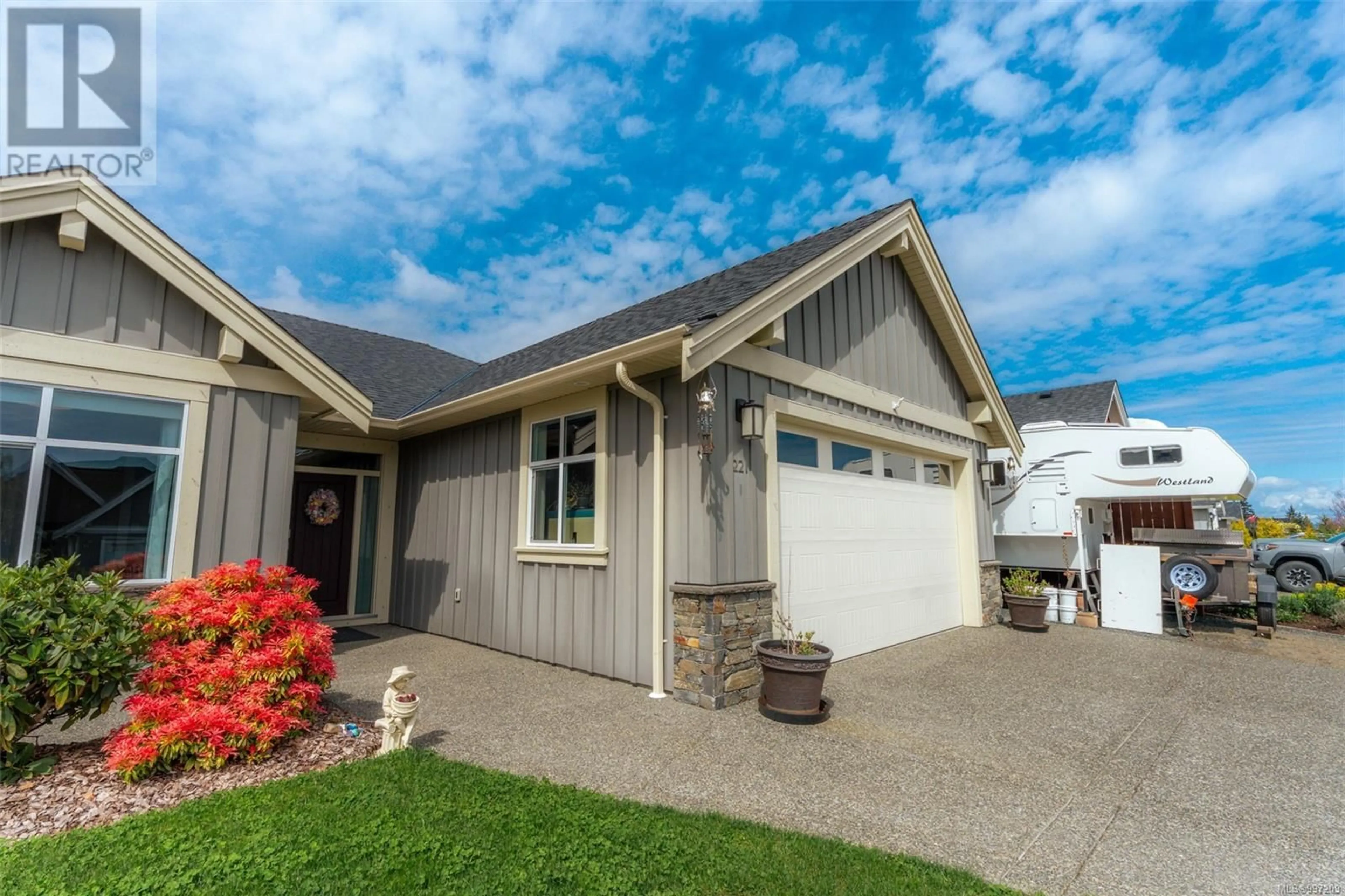 Home with vinyl exterior material, street for 221 BRAMBLE STREET, Parksville British Columbia V9P0E6