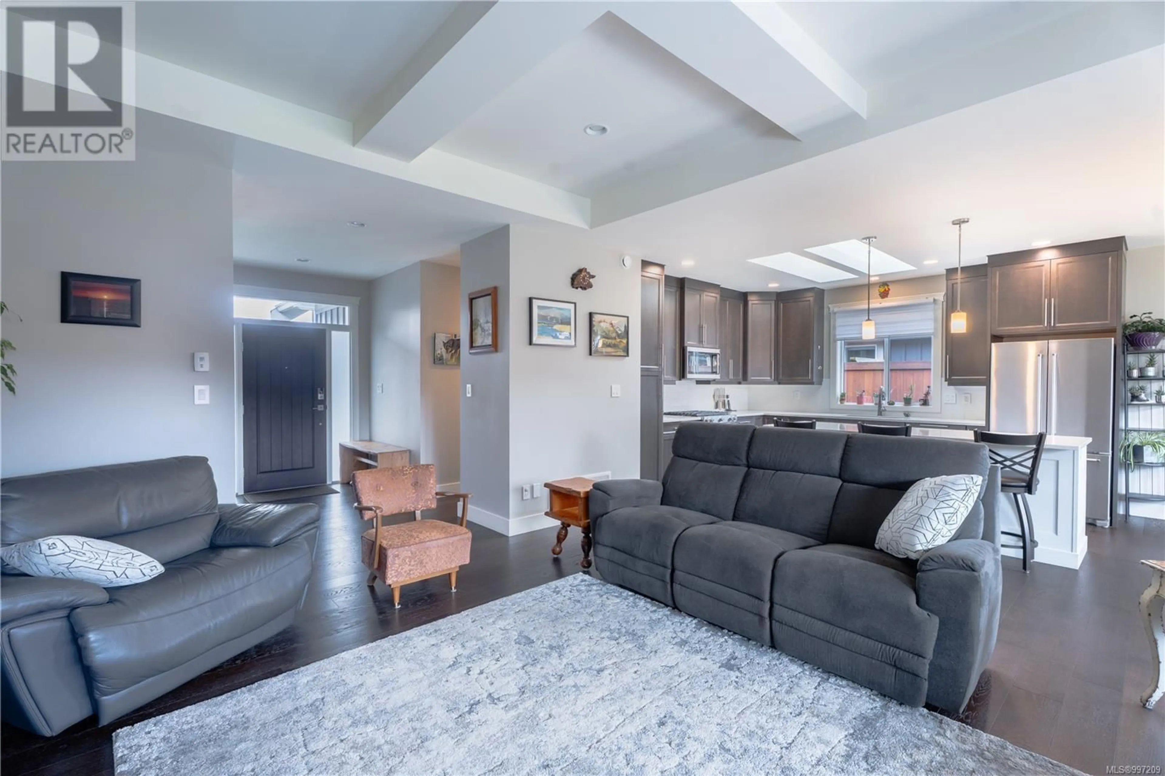 Living room with furniture, unknown for 221 BRAMBLE STREET, Parksville British Columbia V9P0E6