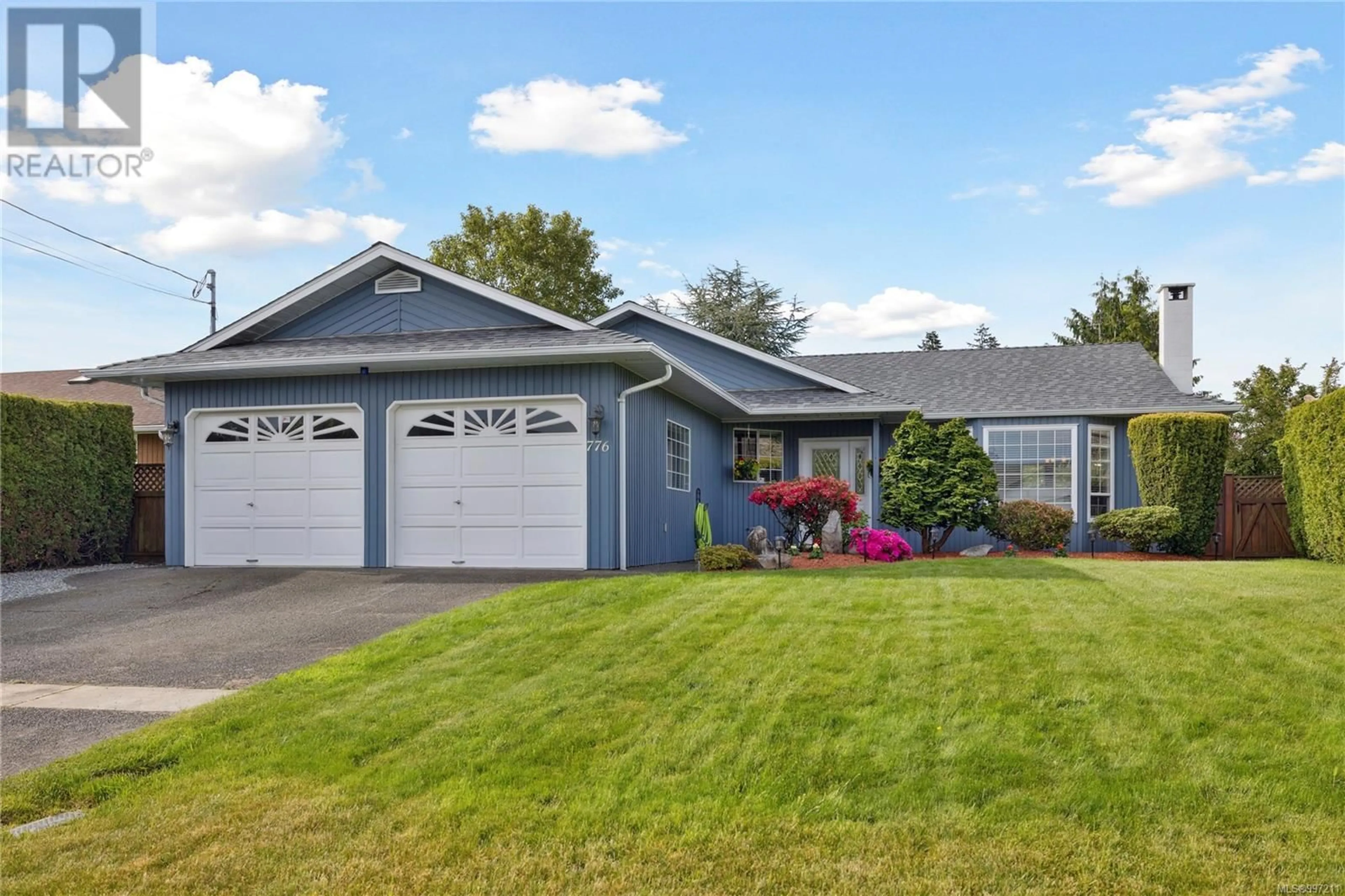 Home with vinyl exterior material, street for 776 HUMPHREY ROAD, Parksville British Columbia V9P1C8