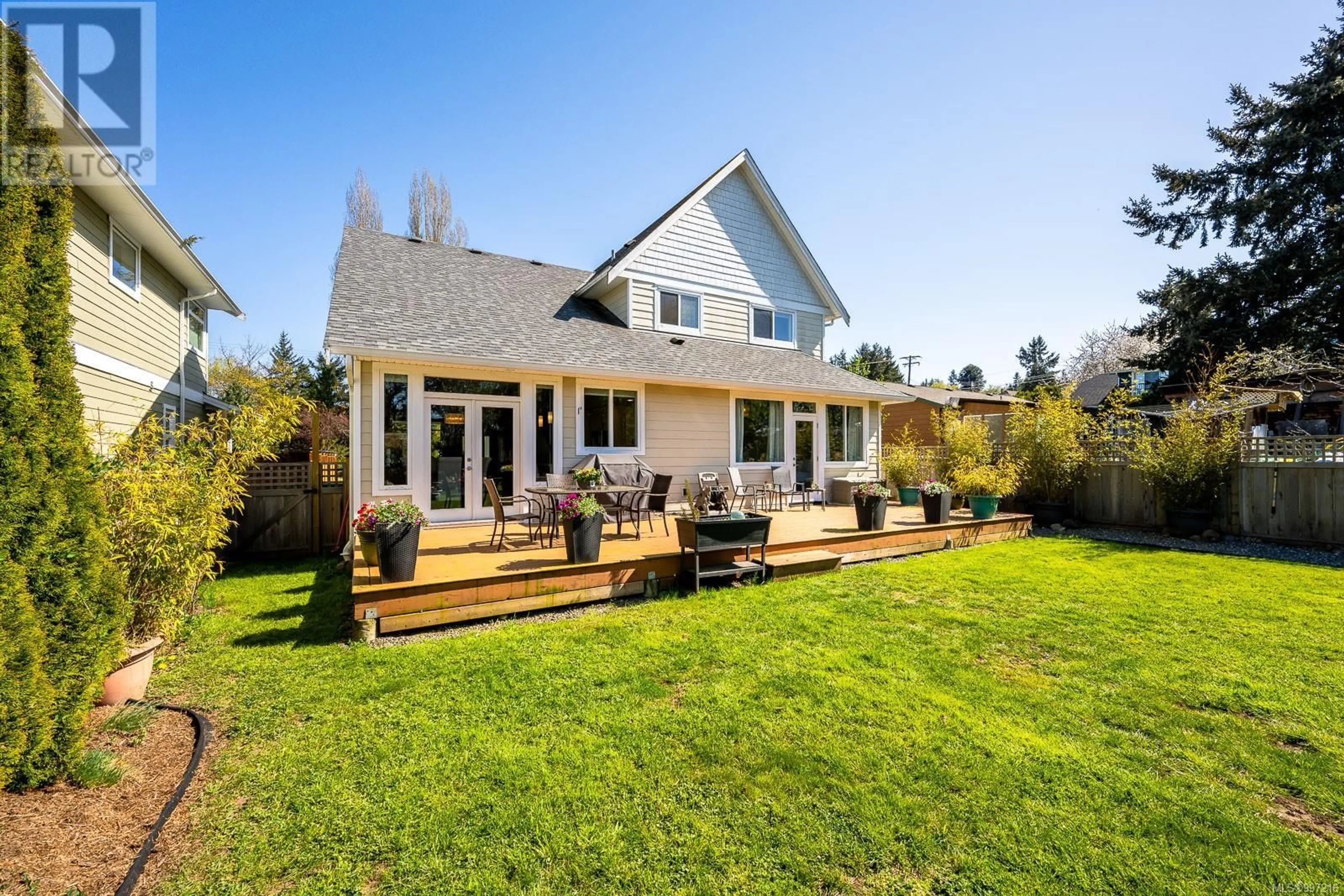 Home with vinyl exterior material, water/lake/river/ocean view for 3886 ROYSTON ROAD, Courtenay British Columbia V0R2V0