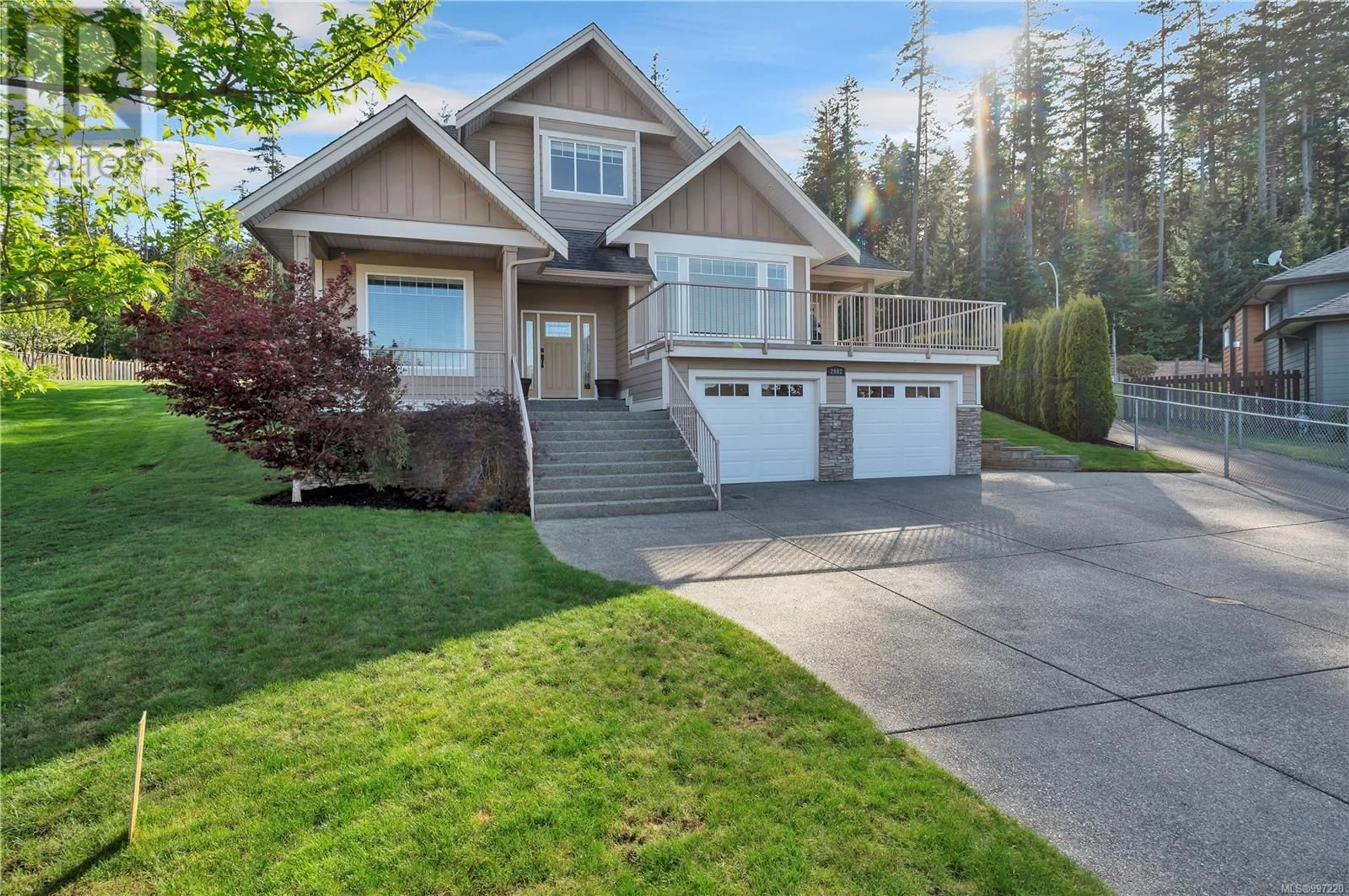 Home with vinyl exterior material, street for 2002 VARSITY DRIVE, Campbell River British Columbia V9H1V2