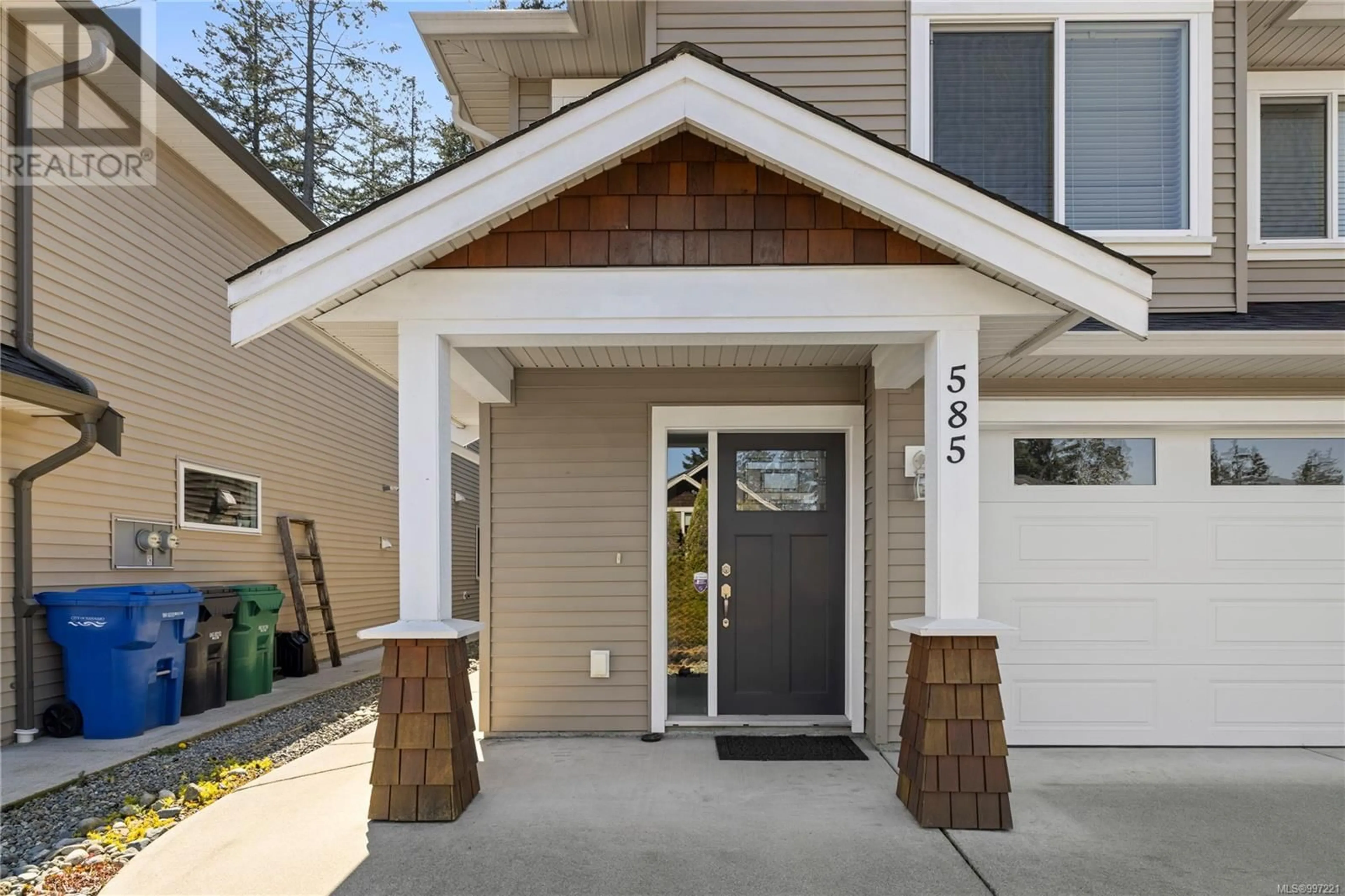 Unknown for 585 MARISA STREET, Nanaimo British Columbia V9R0H5