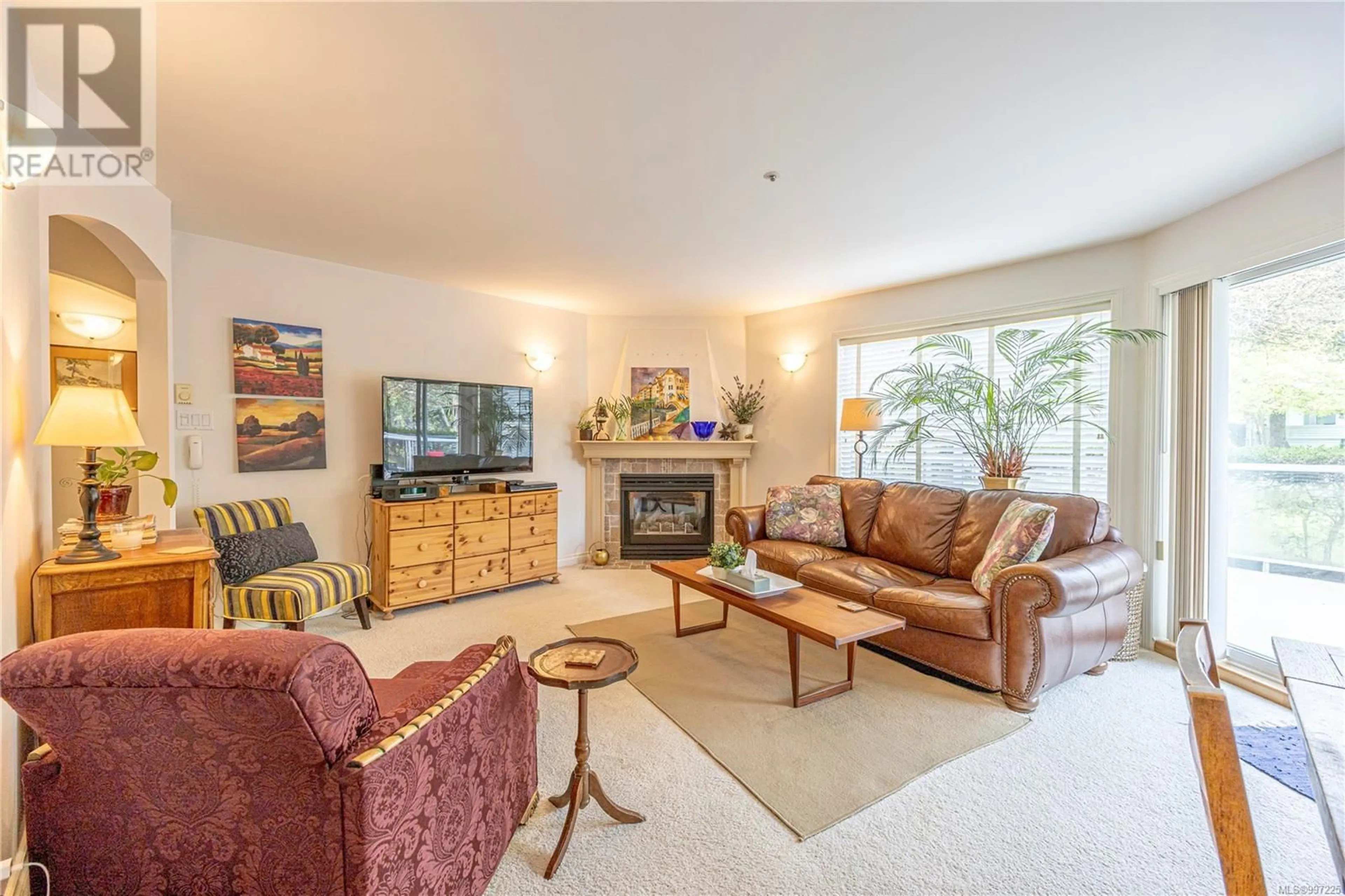 Living room with furniture, unknown for 101 - 75 BRYDEN STREET, Nanaimo British Columbia V9S1A4